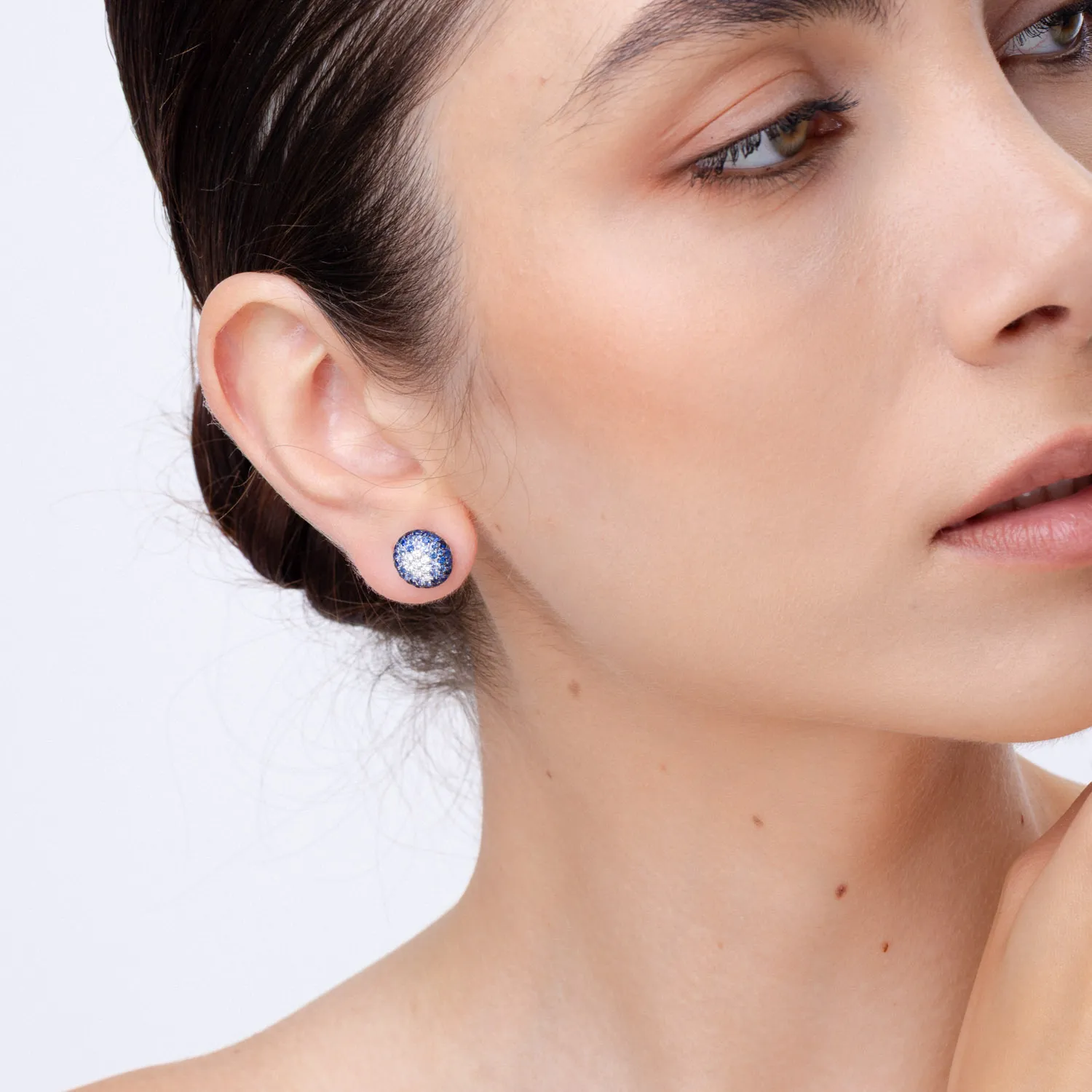 White gold earrings with 1.63ct sapphires and 0.28ct diamonds