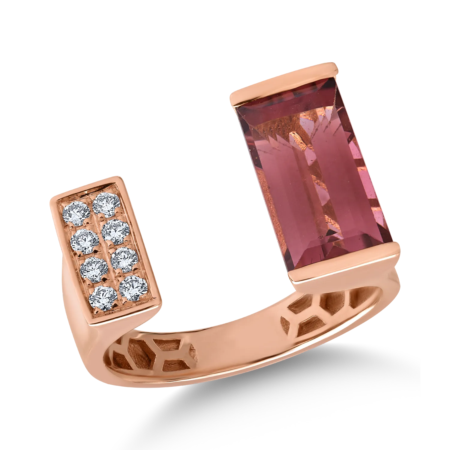 Rose gold ring with 3.3ct pink tourmaline and 0.15ct diamonds