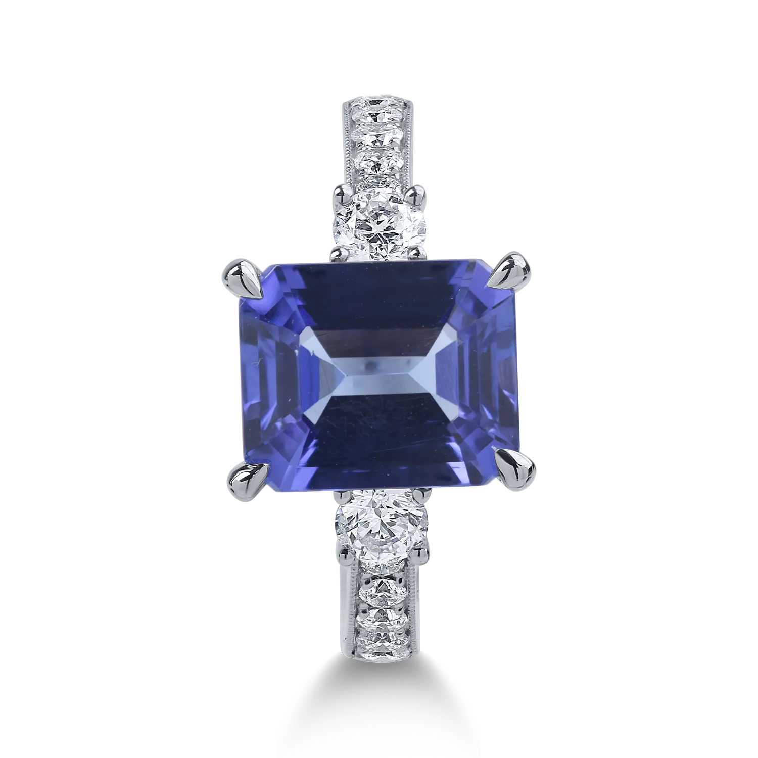 White gold ring with 3.47ct tanzanite and 0.65ct diamonds