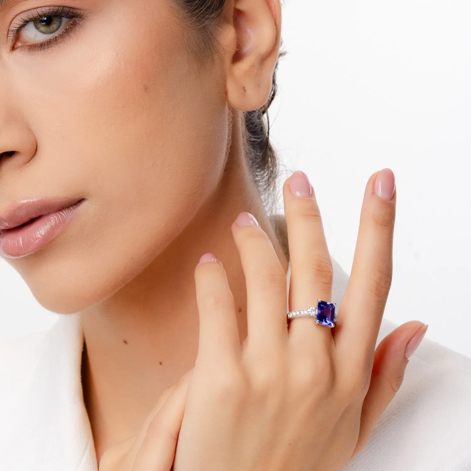 Fehérarany gyűrű 3.47ct tanzanittal és 0.65ct gyémánttal