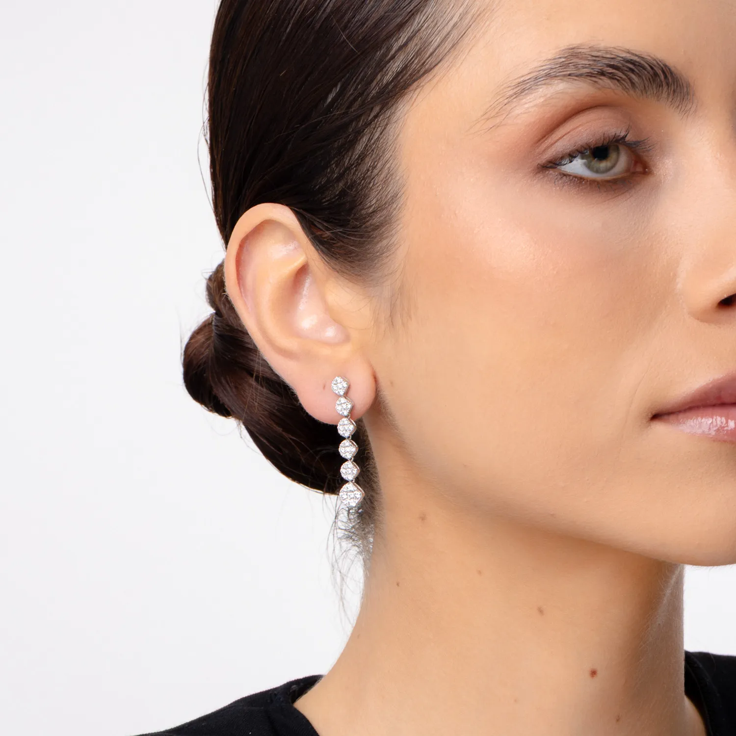 White gold earrings with 2.52ct diamonds