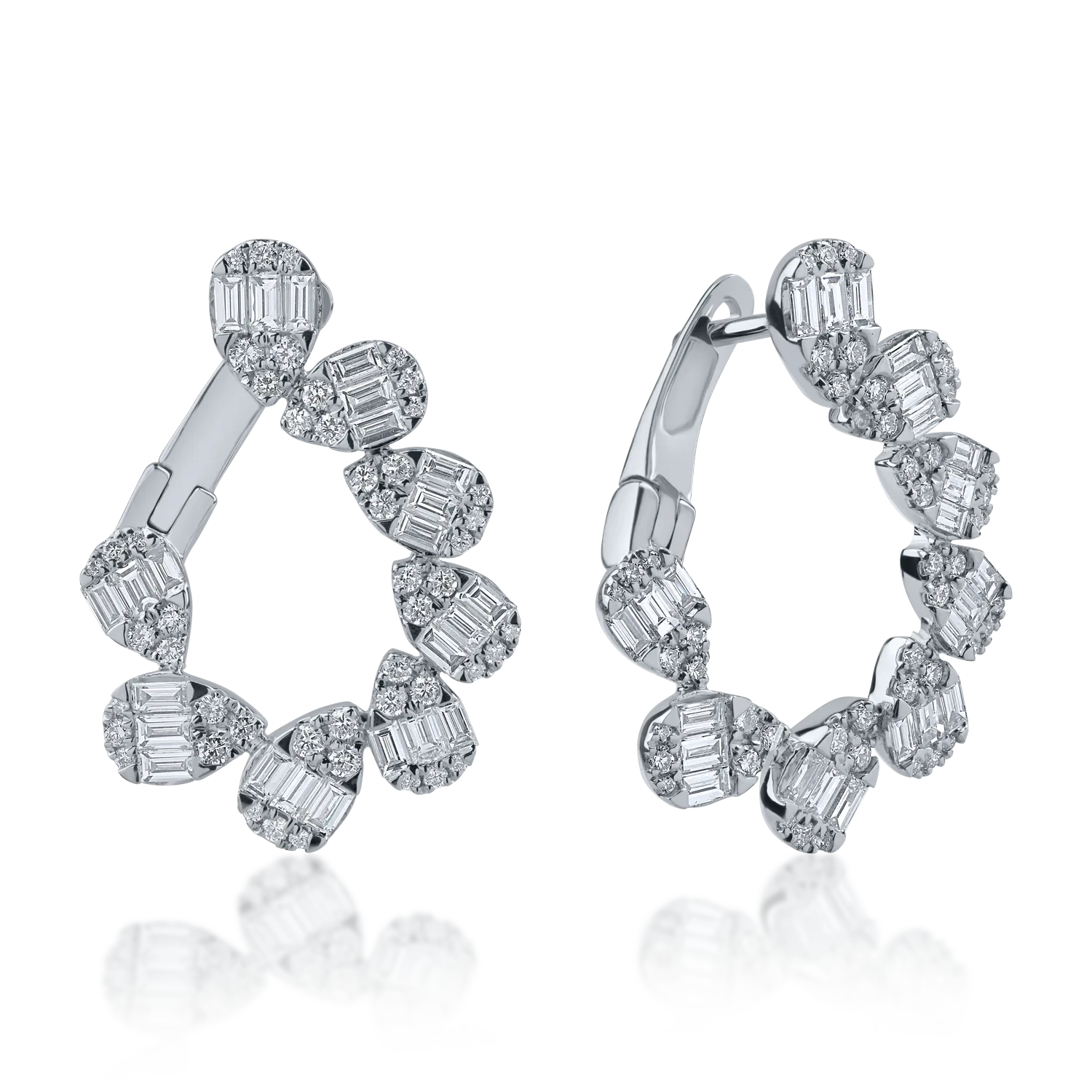 Cercei din aur alb cu diamante baguette si rotunde de 1.94ct