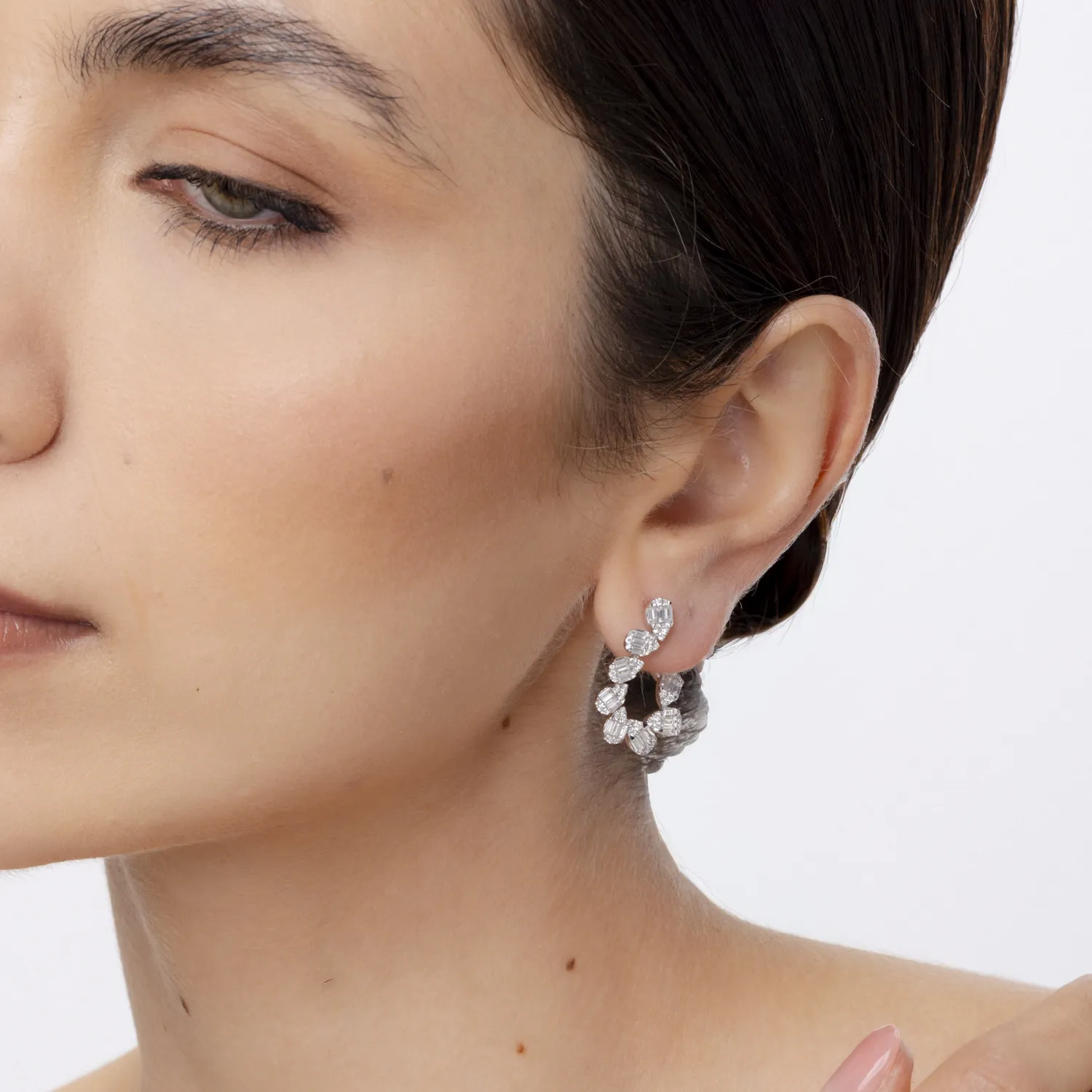 Fehér arany fülbevaló 1.94ct gyémántokkal