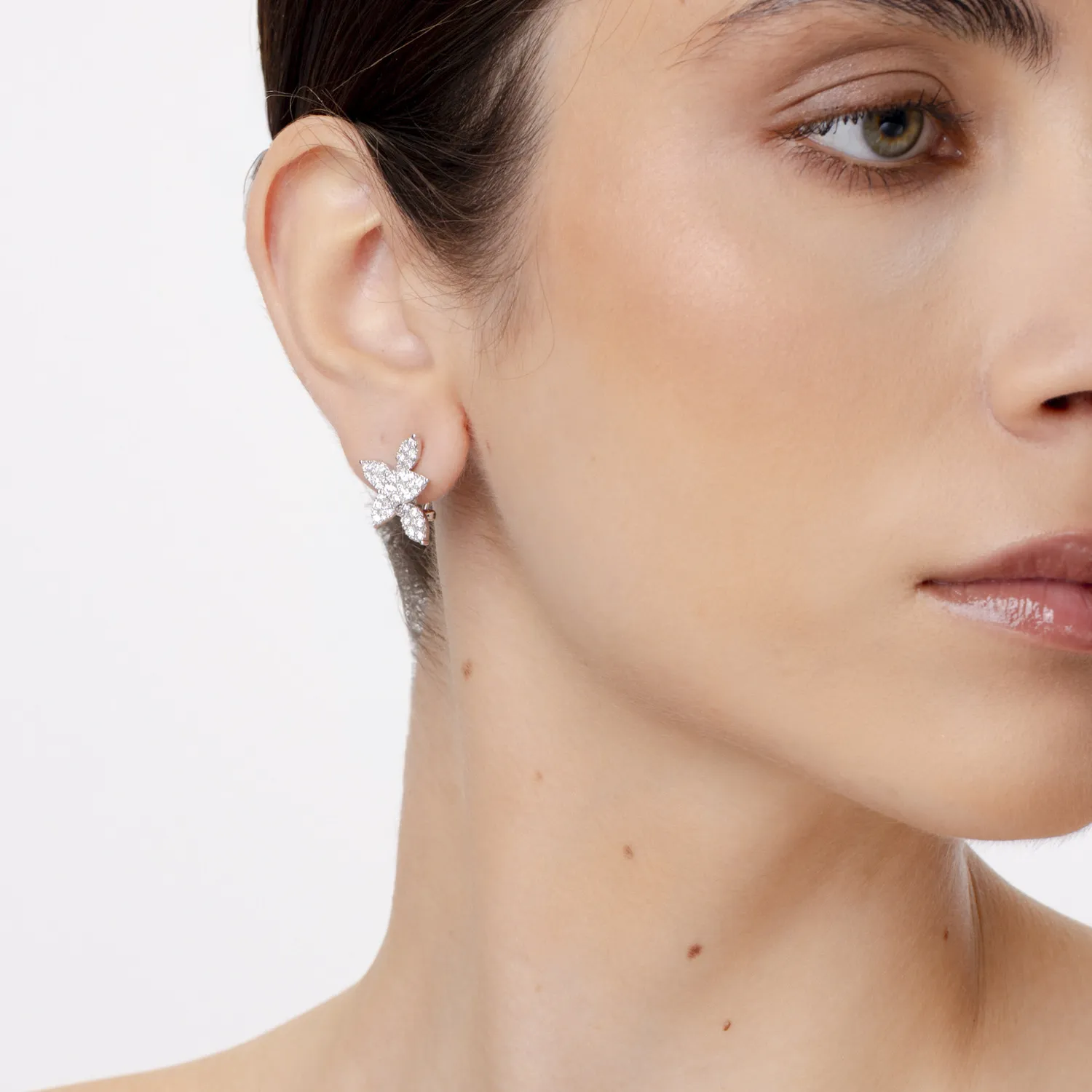 Kolczyki z białego złota z diamentami o masie 1.87ct