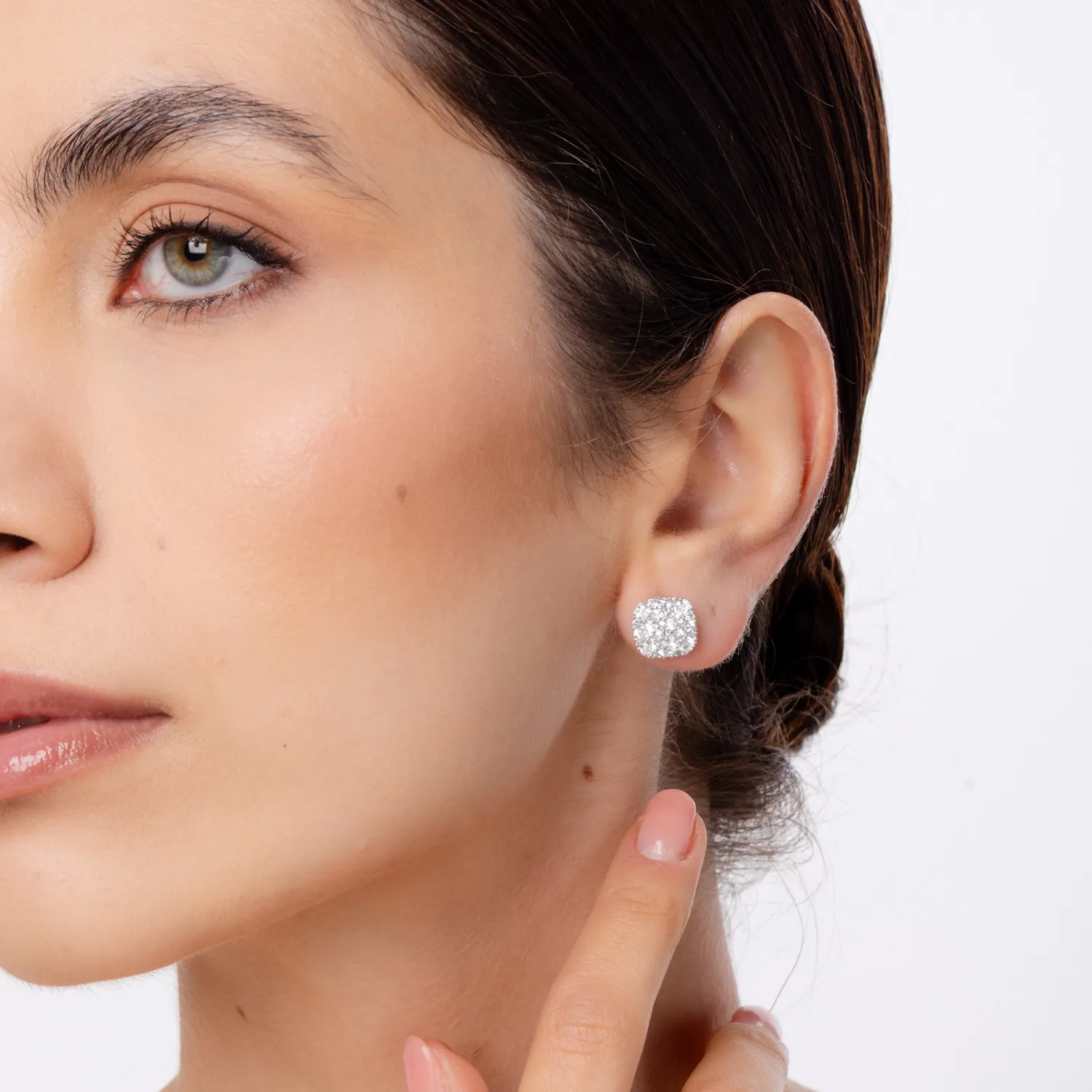 Kolczyki z białego złota z diamentami o masie 2.39ct