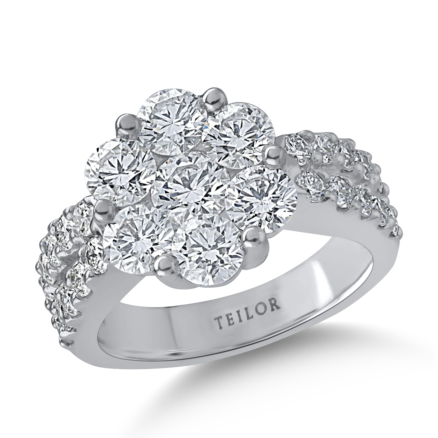 White gold ring with 3.4ct diamonds