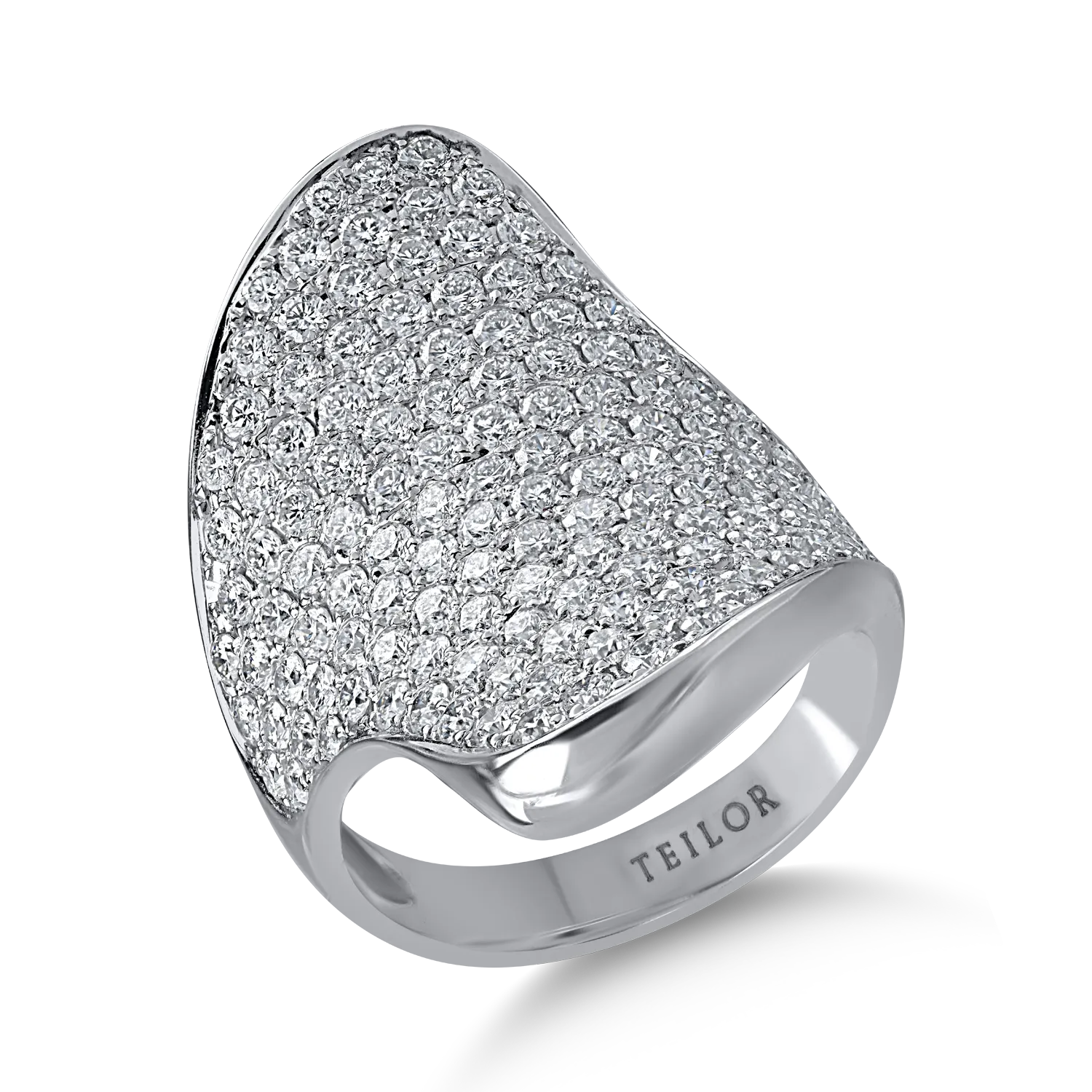 White gold ring with 2.95ct diamonds