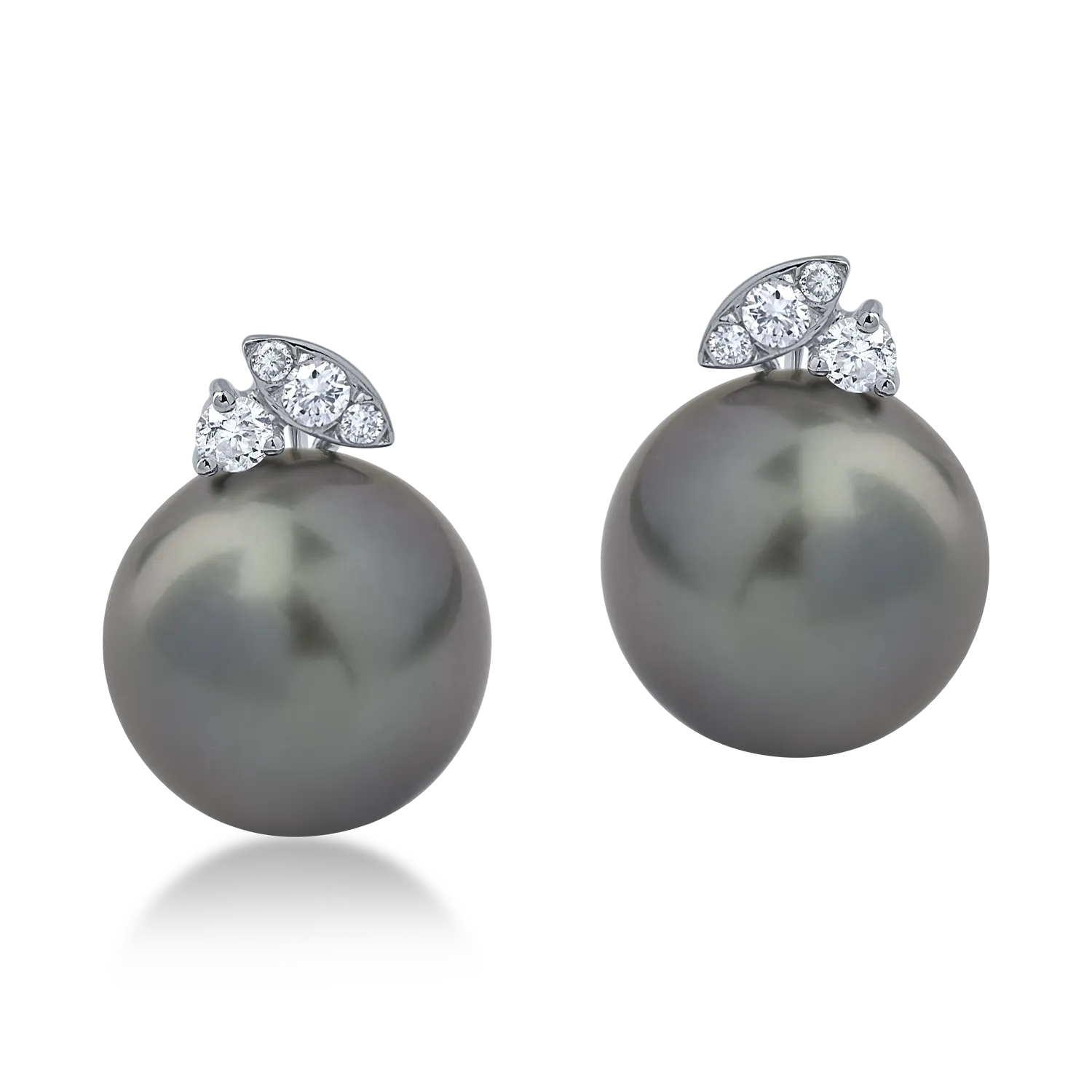 White gold earrings with 0.14ct diamonds and fresh water pearls