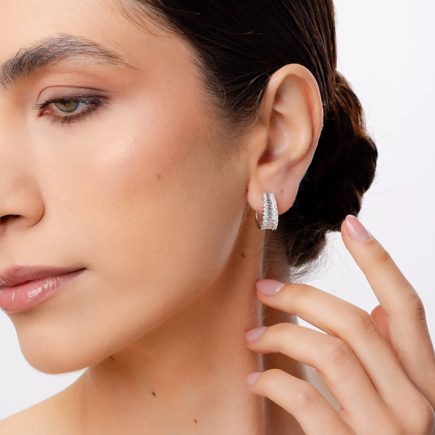 White gold earrings with 1.7ct microsetting diamonds