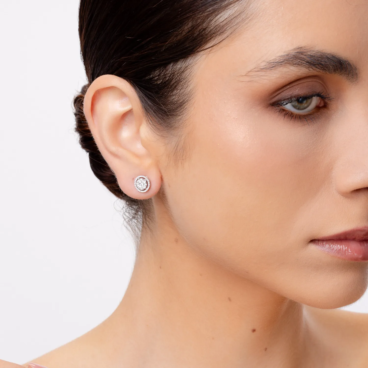 White gold earrings with 0.65ct diamonds