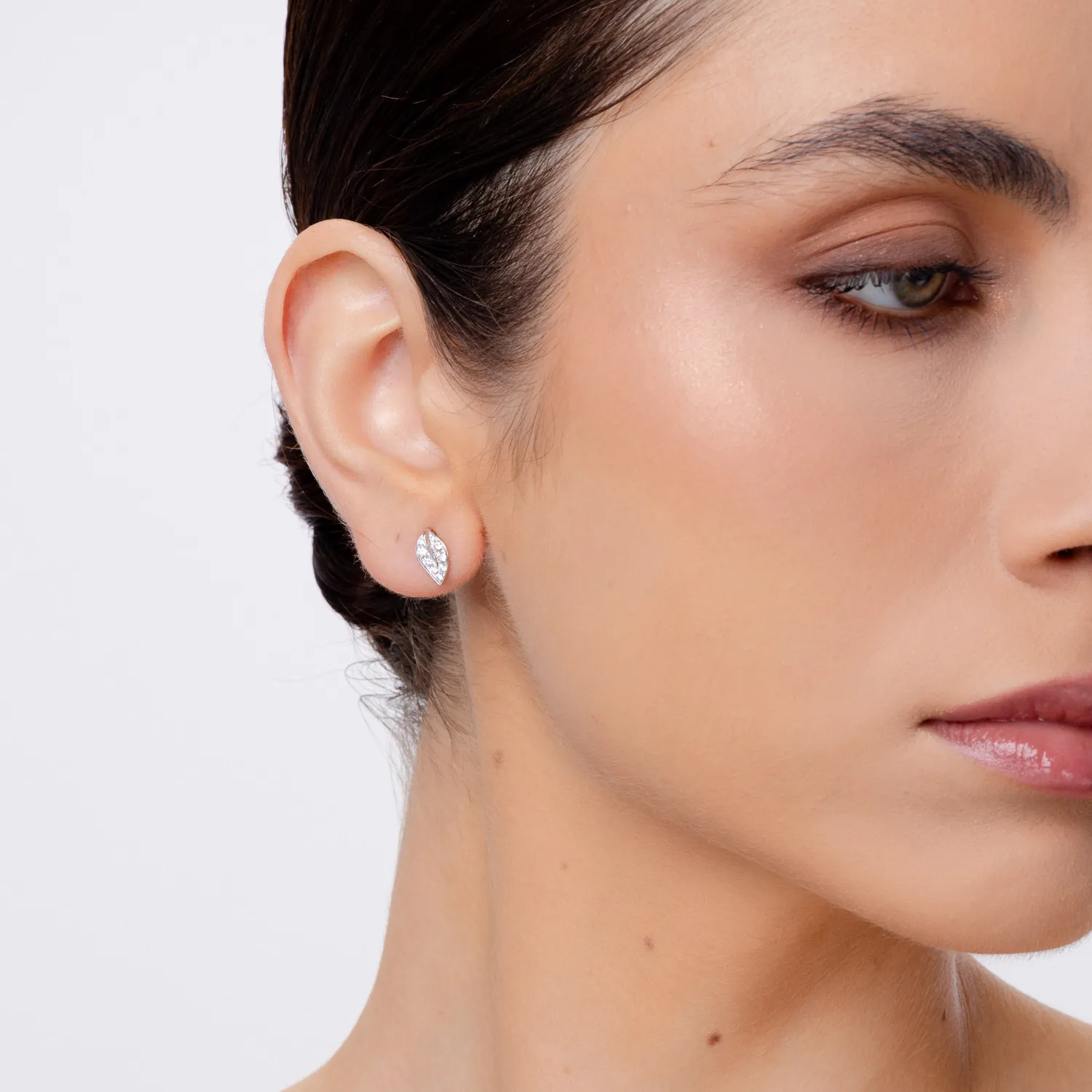 White gold earrings with 0.33ct diamonds