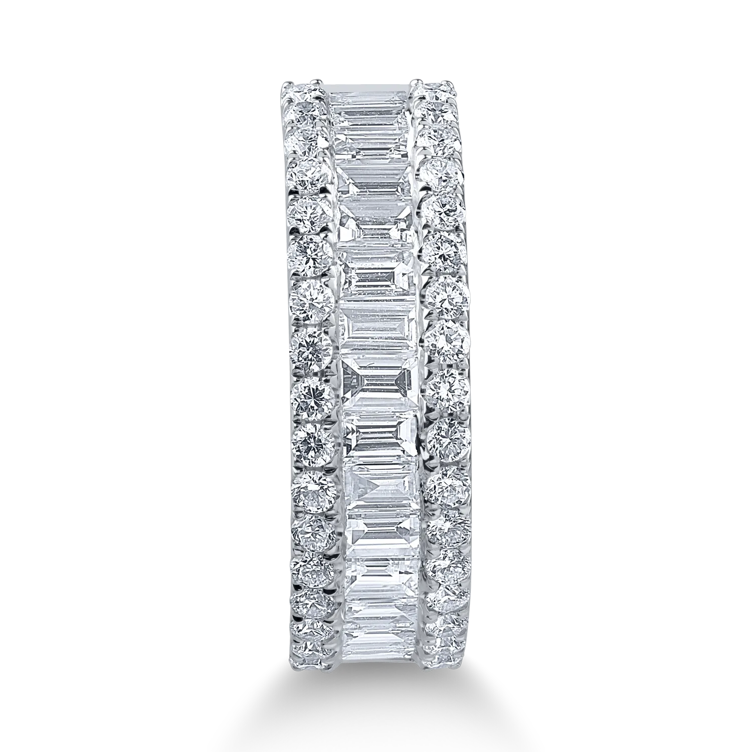 White gold ring with 1.43ct diamonds