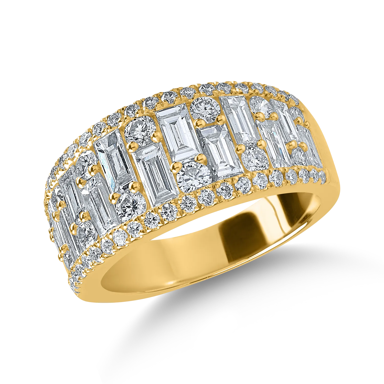 Yellow gold ring with 2.36ct diamonds