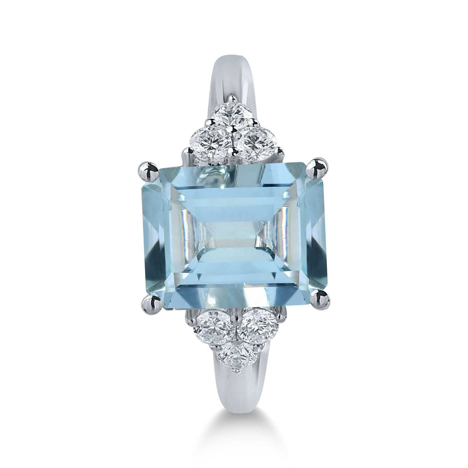 White gold ring with 3.22ct aquamarine and 0.3ct diamonds