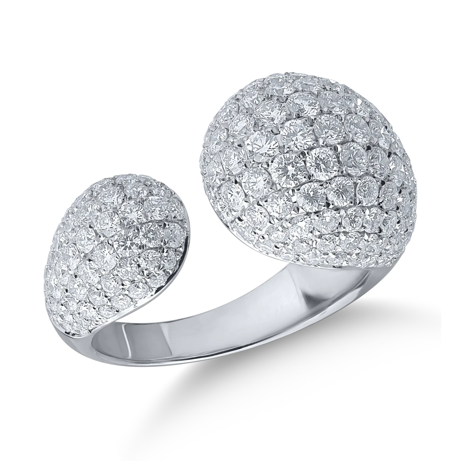 White gold ring with 2.61ct diamonds