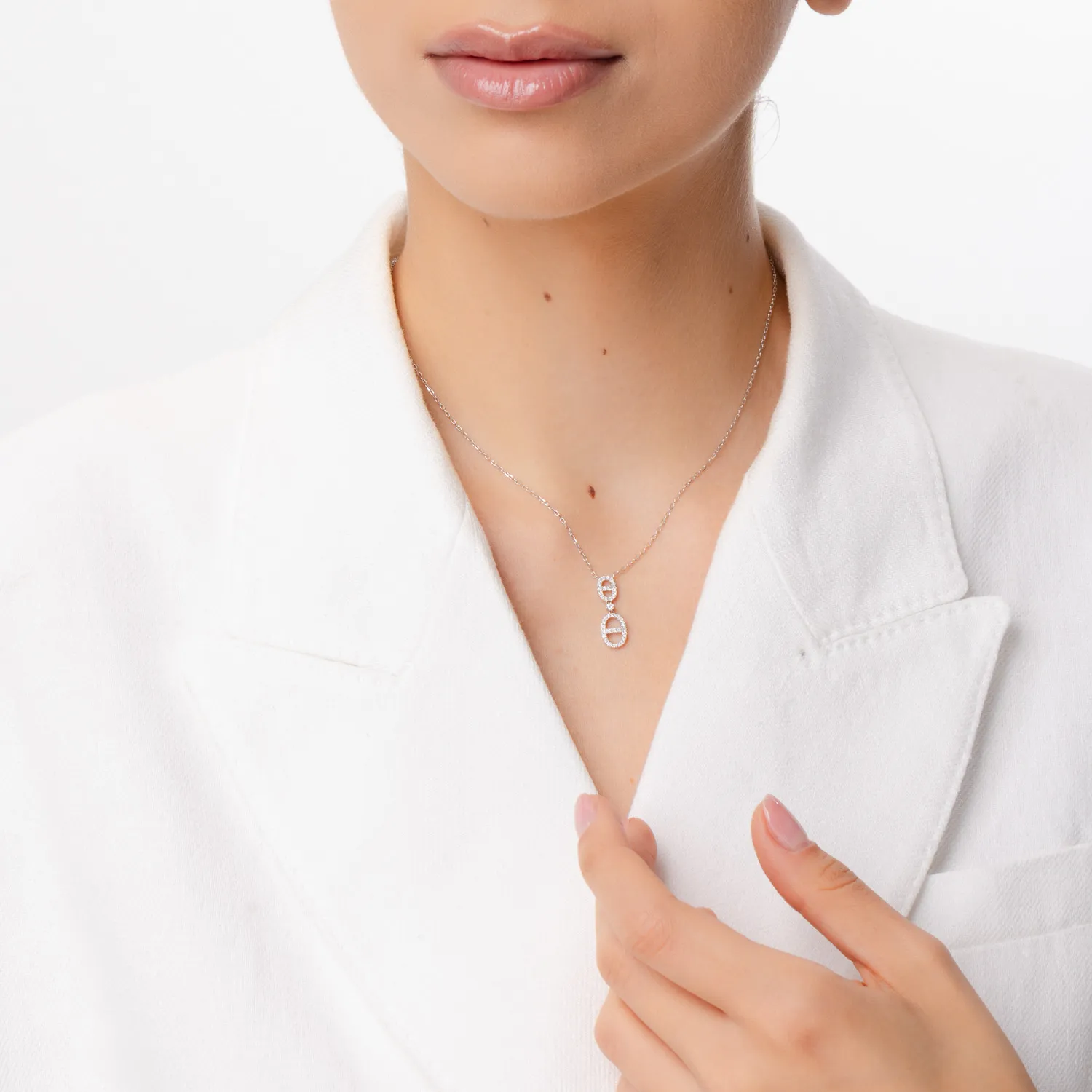 White gold pendant necklace with 0.26ct diamonds