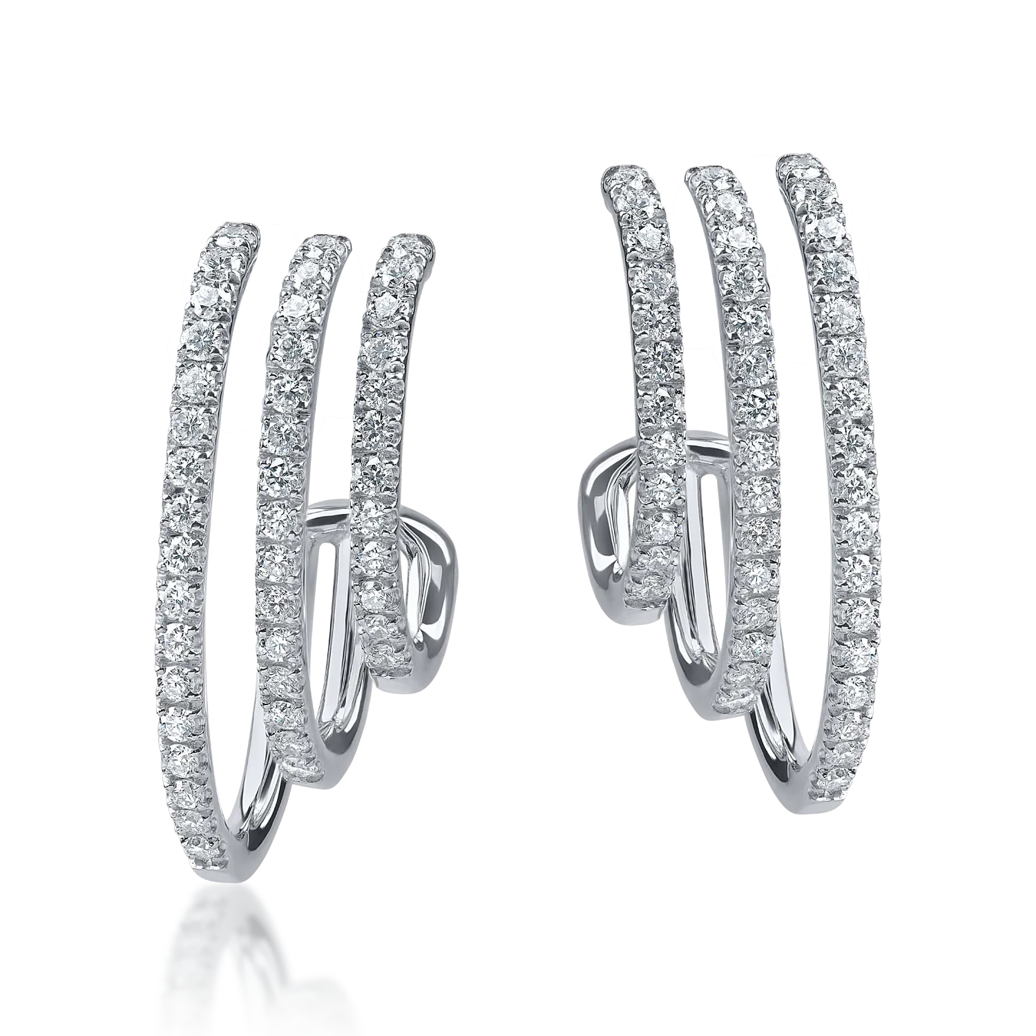 Fehérarany szegecses fülbevaló 0.6ct mikrobeágyazó gyémántokkal