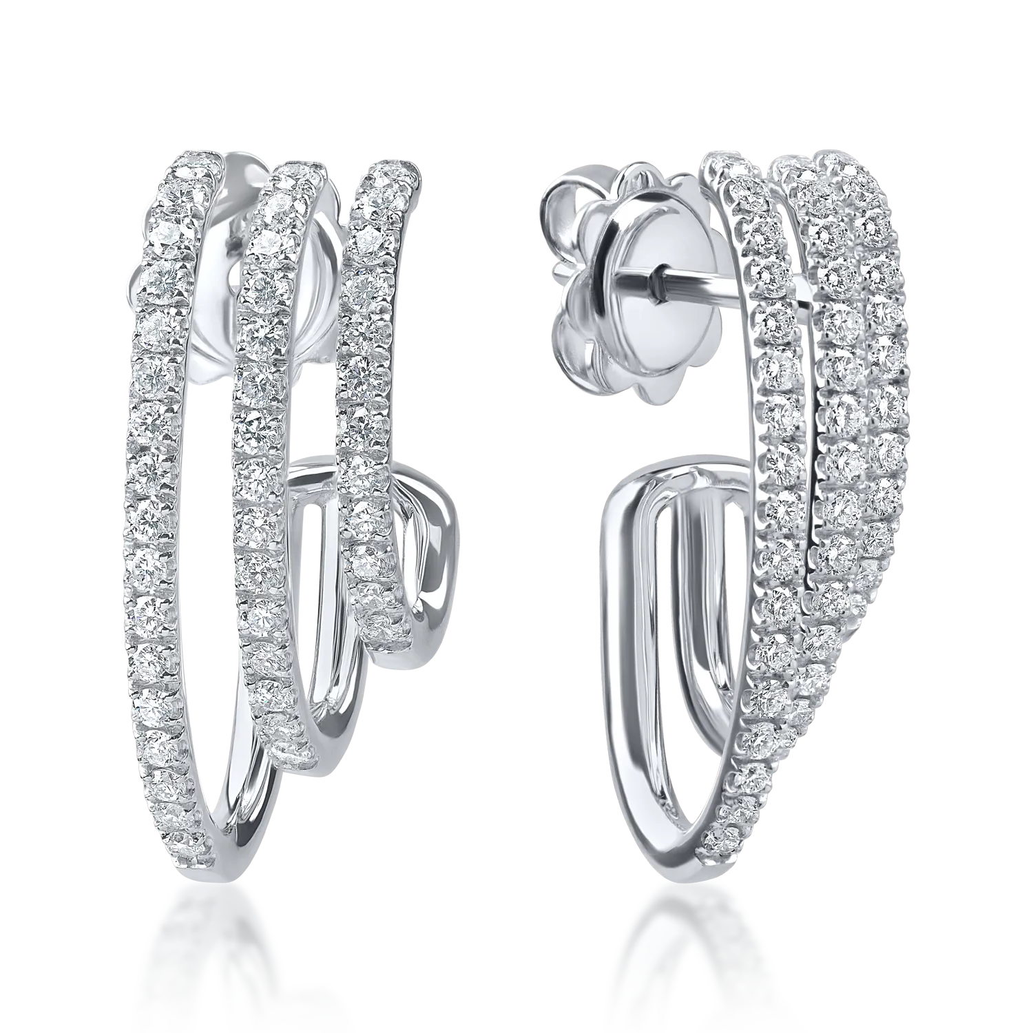 Fehérarany szegecses fülbevaló 0.6ct mikrobeágyazó gyémántokkal