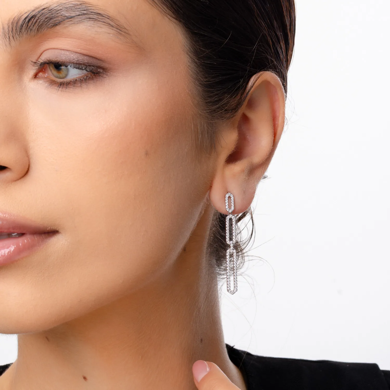 White gold earrings with 0.82ct diamonds