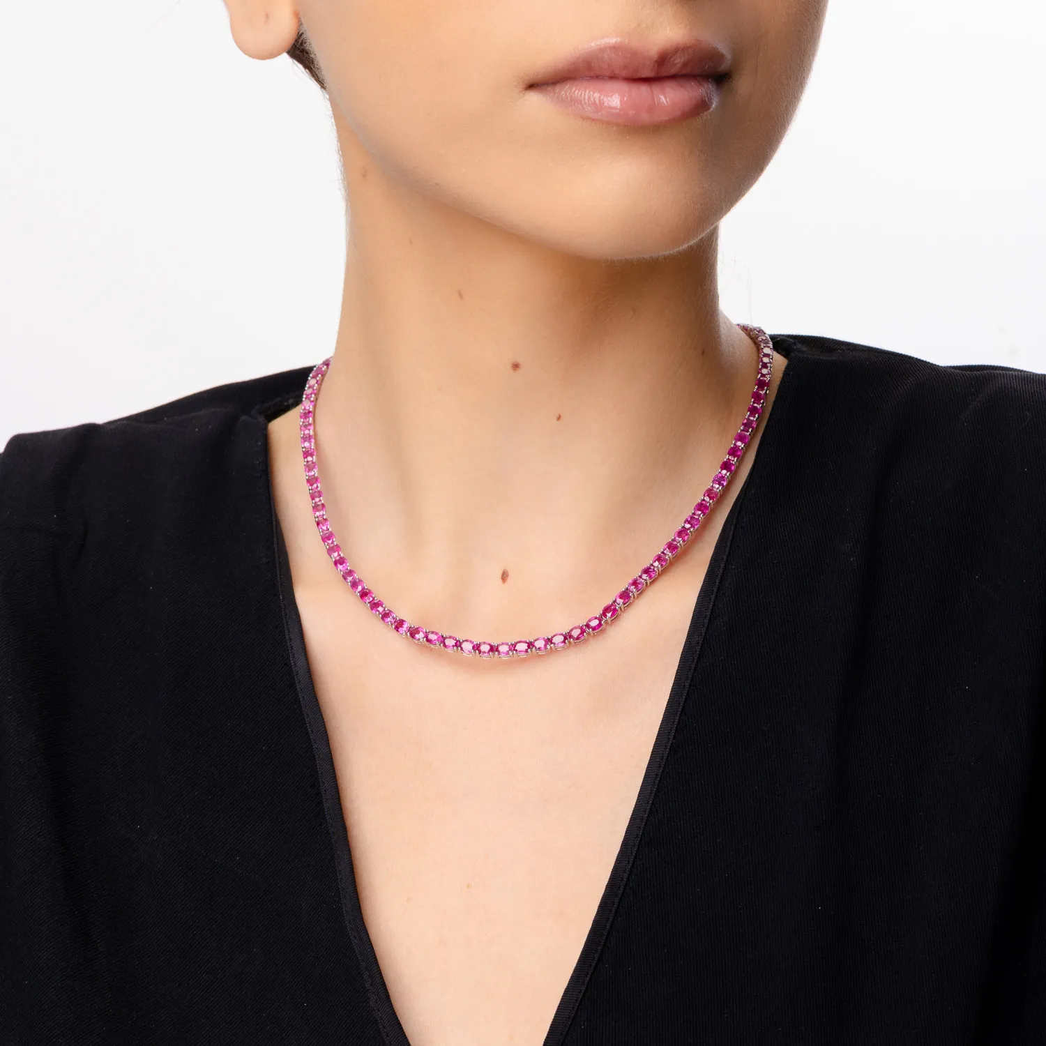 Fehérarany tenisz nyaklánc 29.78ct rubinokkal