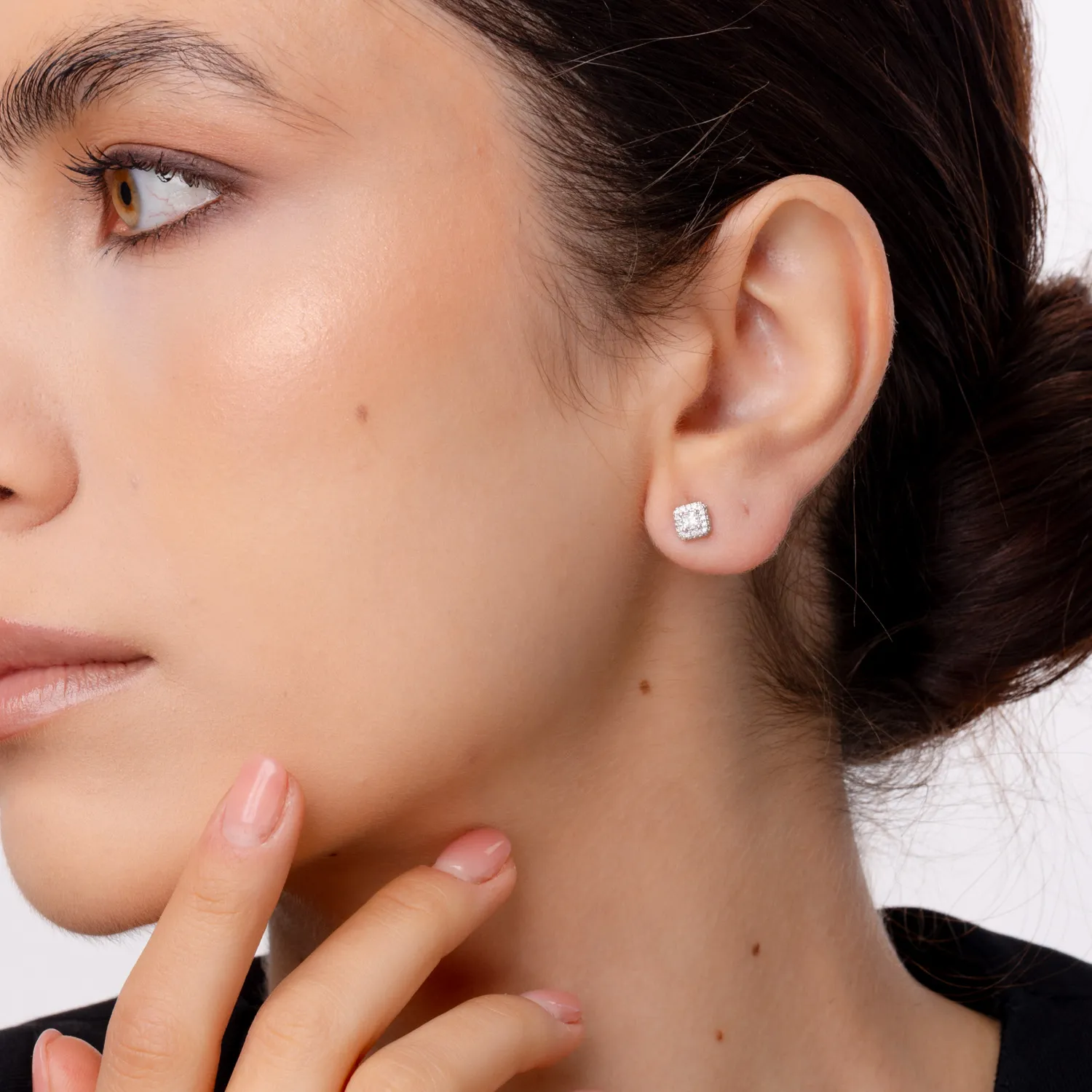 Cercei din aur alb cu diamante de 0.4ct