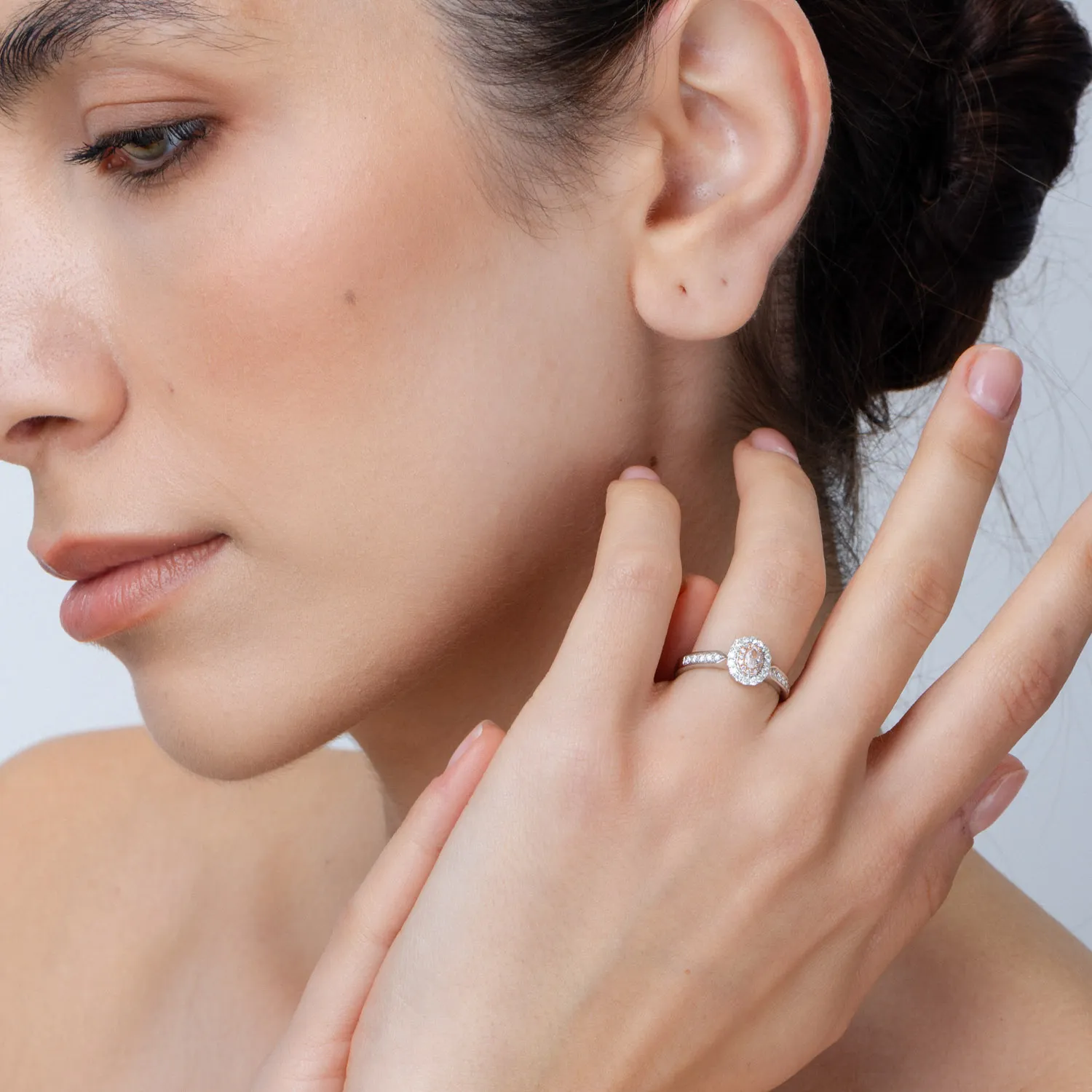 Inel din aur alb-roz cu diamante transparente de 0.34ct si diamante roz ovale si rotunde de 0.21ct - imagine 3
