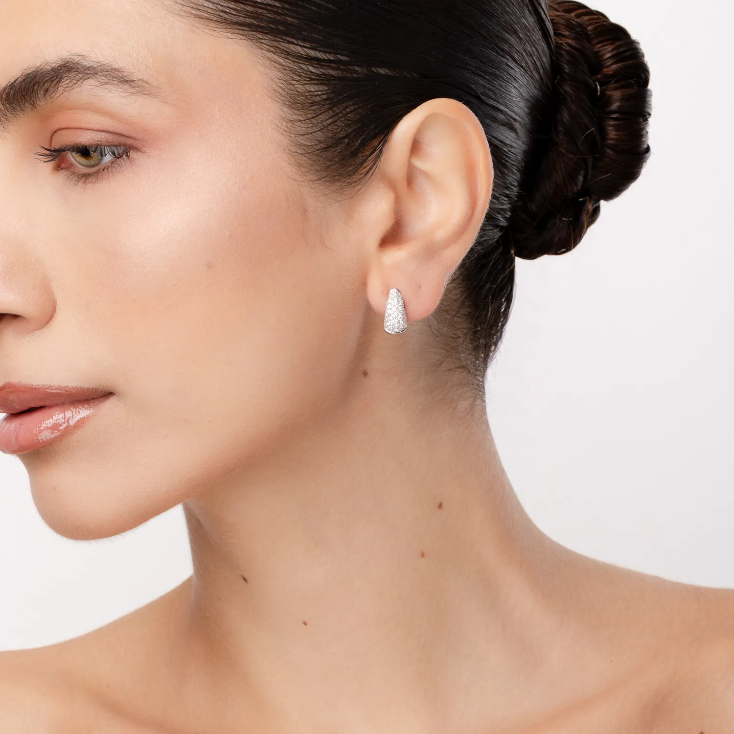 Cercei din aur alb cu diamante de 0.94ct