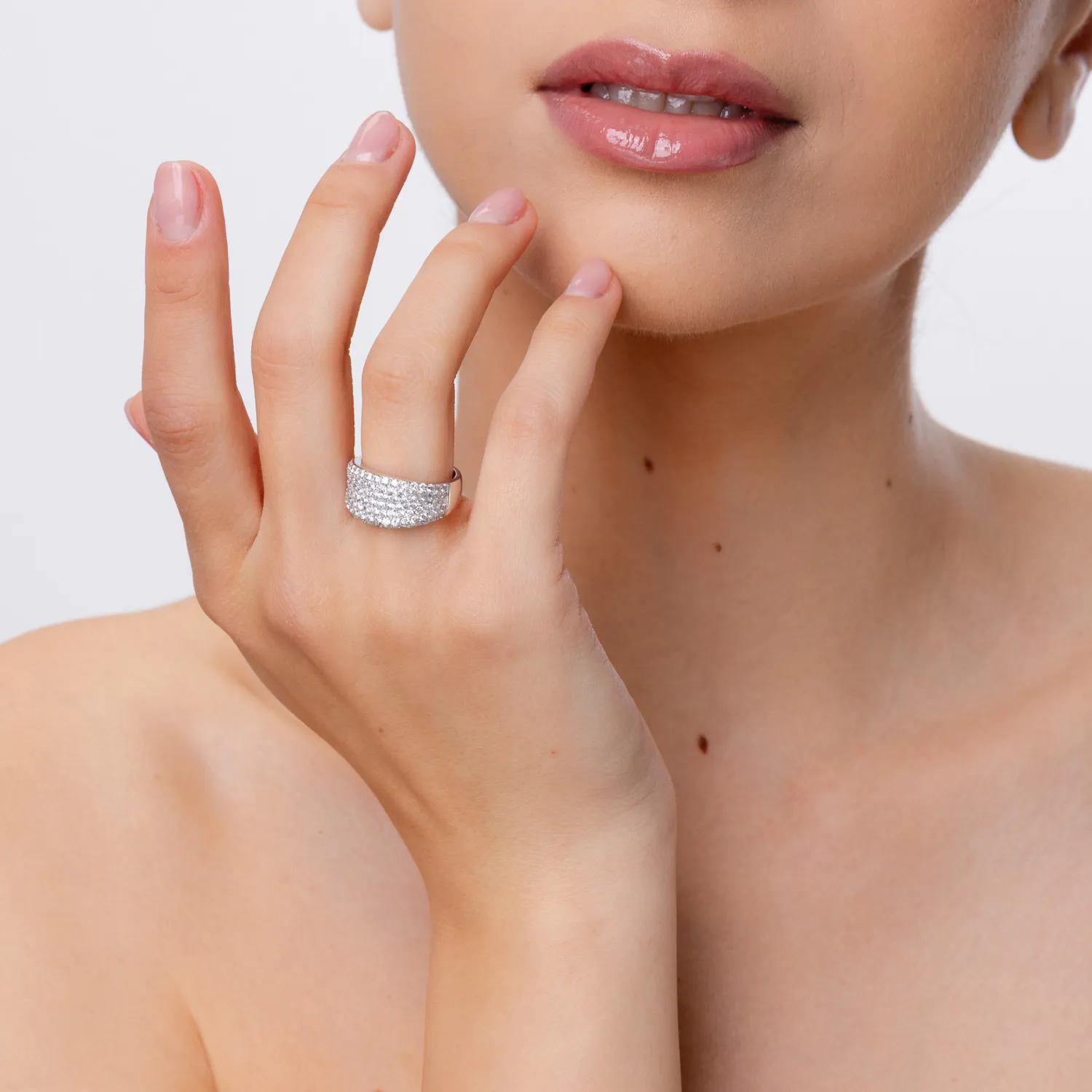Fehérarany gyűrű 1.94ct gyémántokkal