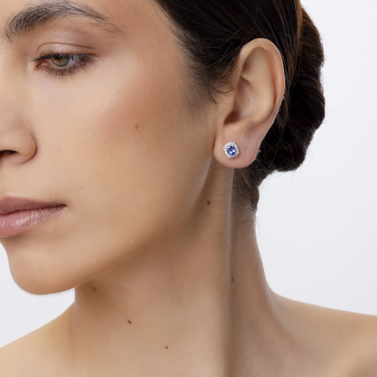 Fehérarany fülbevaló 0.8ct tanzanittal és 0.21ct gyémánttal