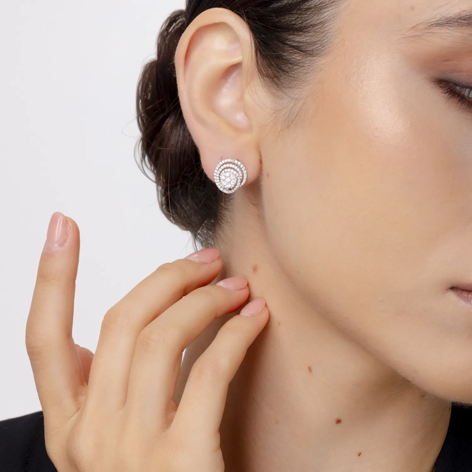 Fehérarany fülbevaló 0.93ct gyémántokkal