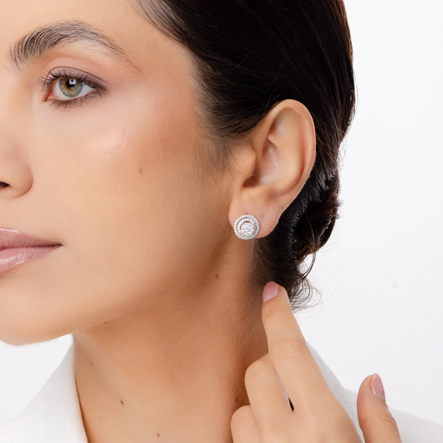 White gold earrings with 1.02ct diamonds
