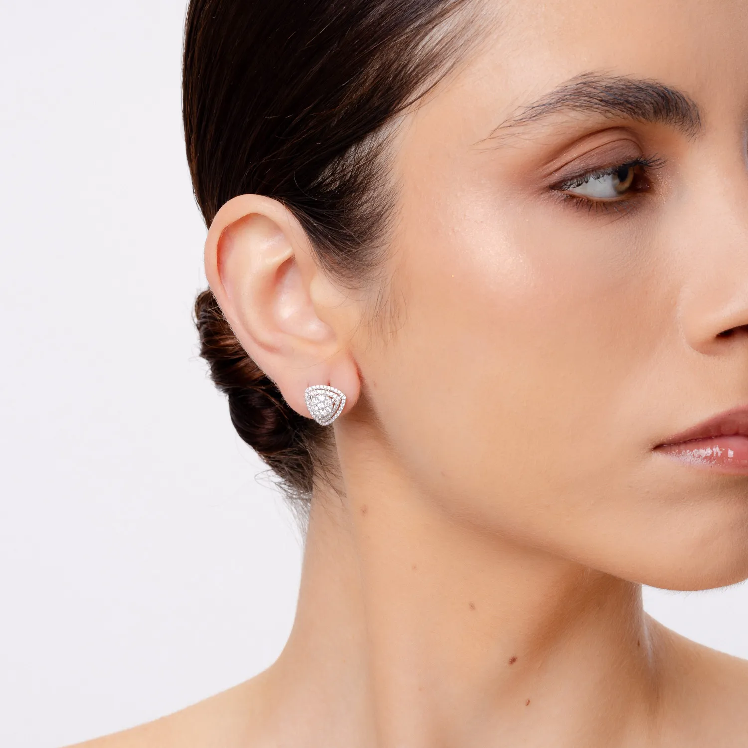 White gold earrings with 1.05ct diamonds