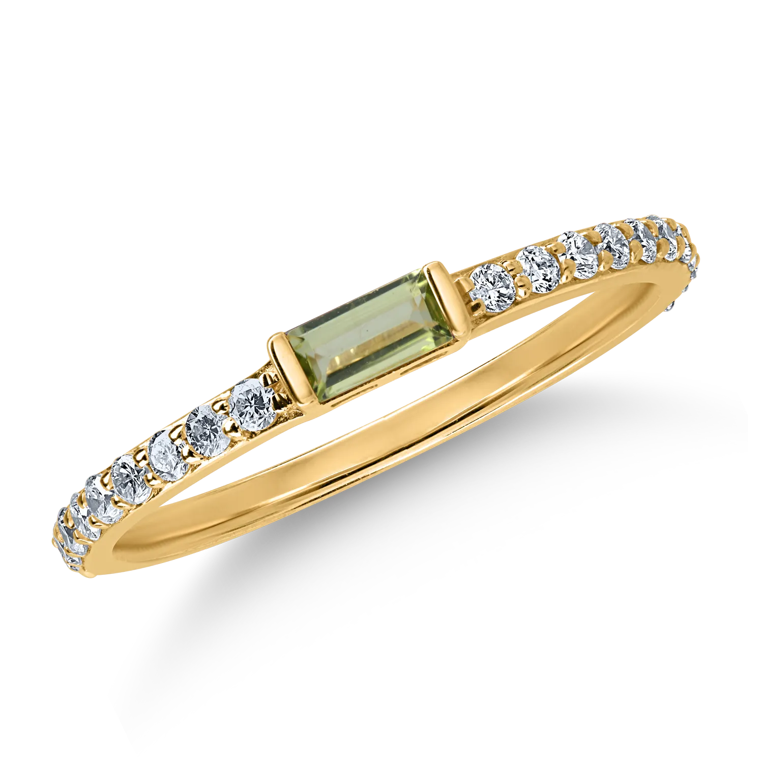 Yellow gold ring with 0.13ct peridot and 0.22ct diamonds