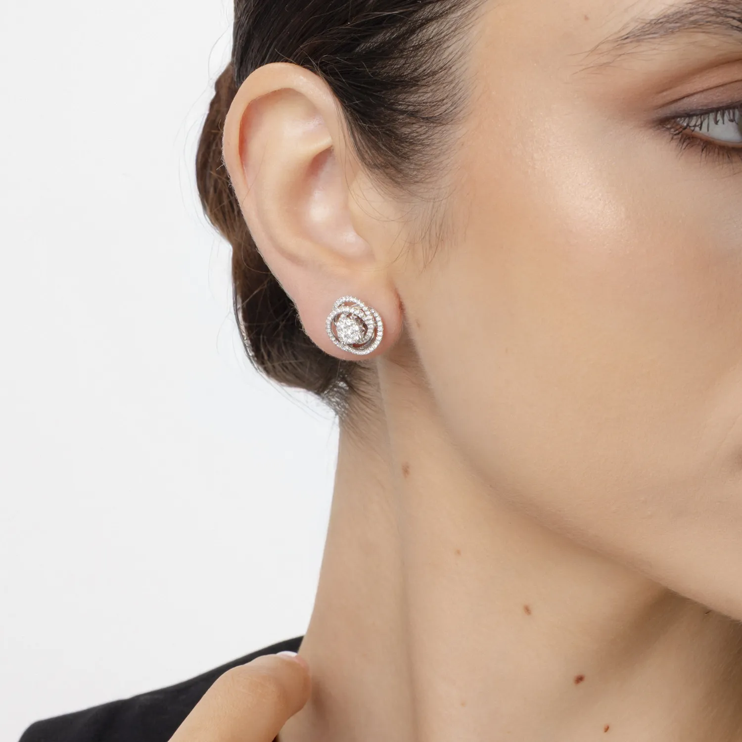 Fehér arany fülbevaló 0.96ct gyémántokkal