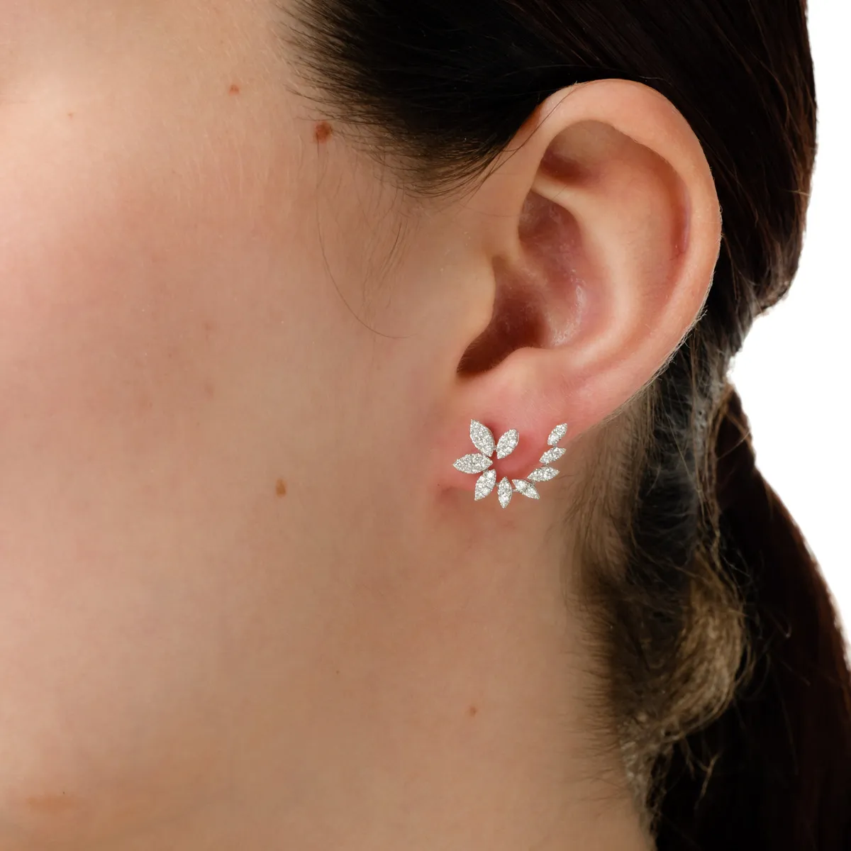 White gold flower earrings with 0.48ct diamonds