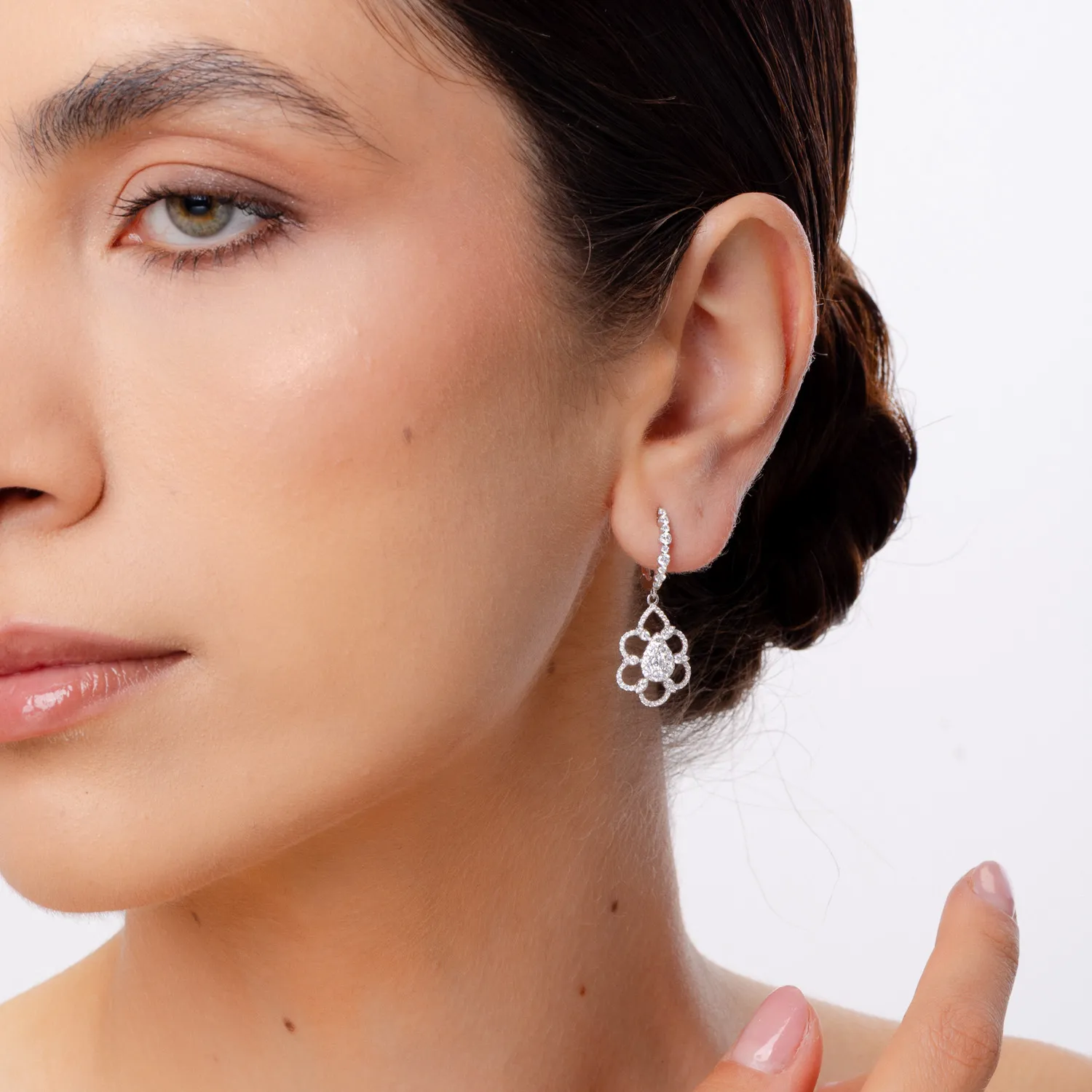 White gold earrings with 1.4ct diamonds