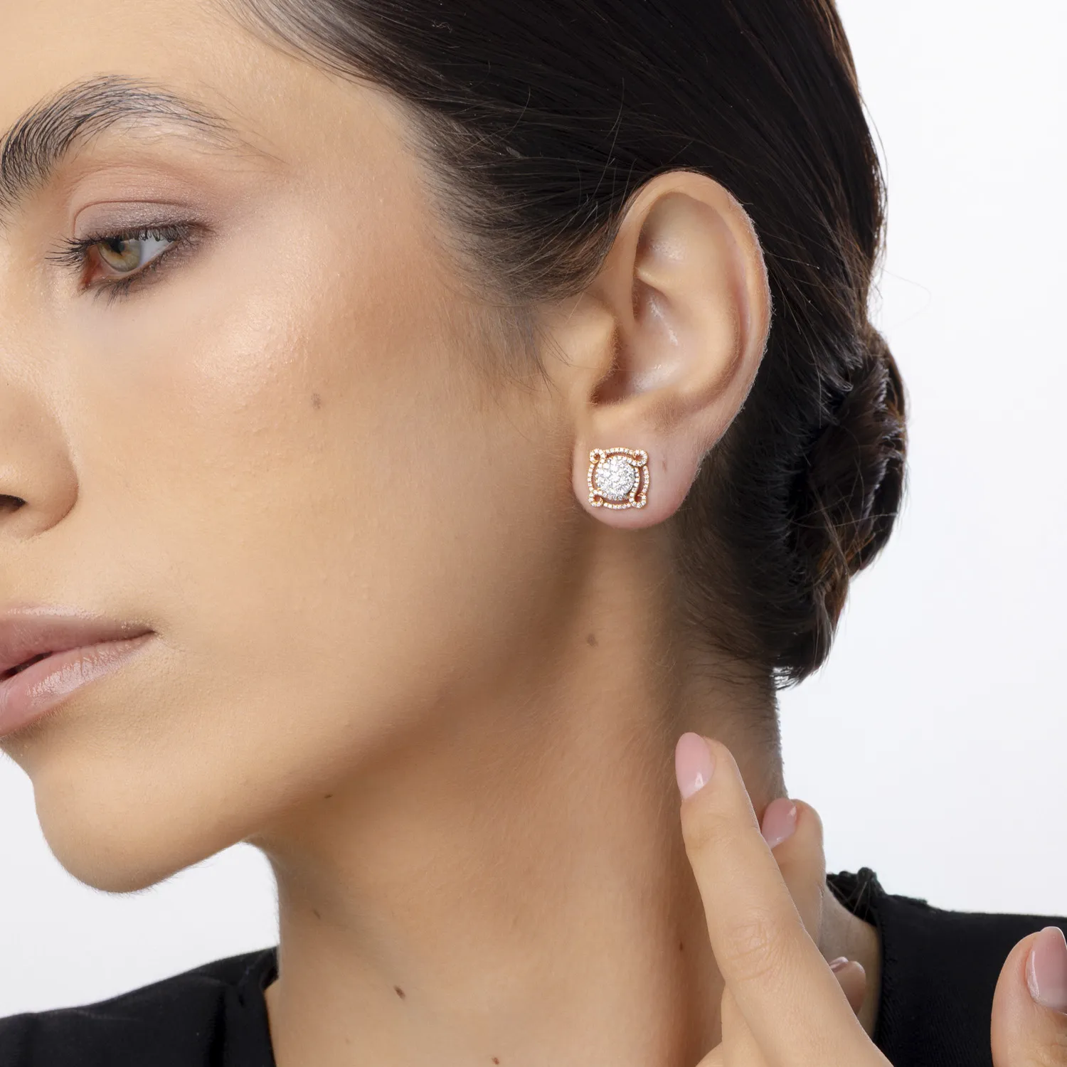 Fehér rózsa arany fülbevaló 0.83ct gyémántokkal
