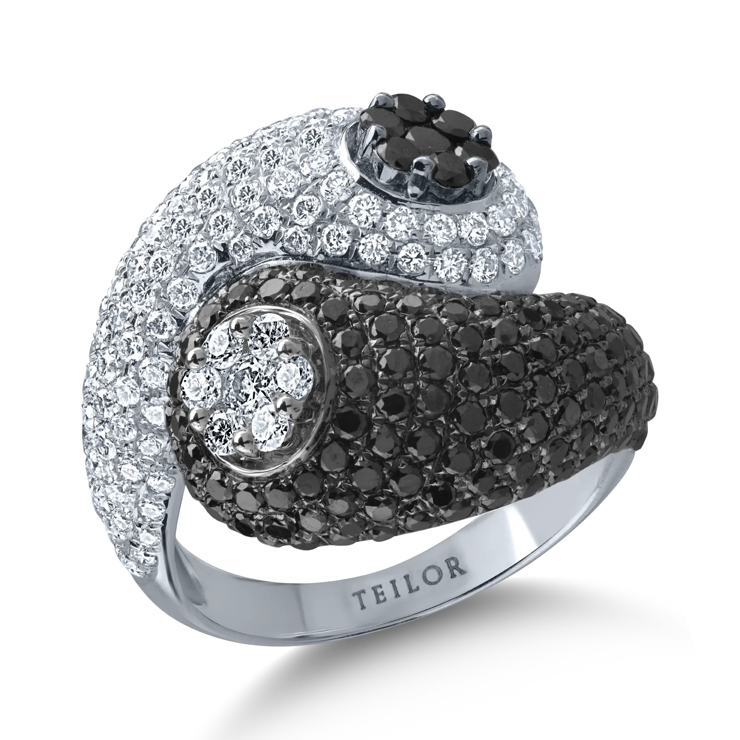 White gold ring with 1.62ct black diamonds and 1.5ct clear diamonds