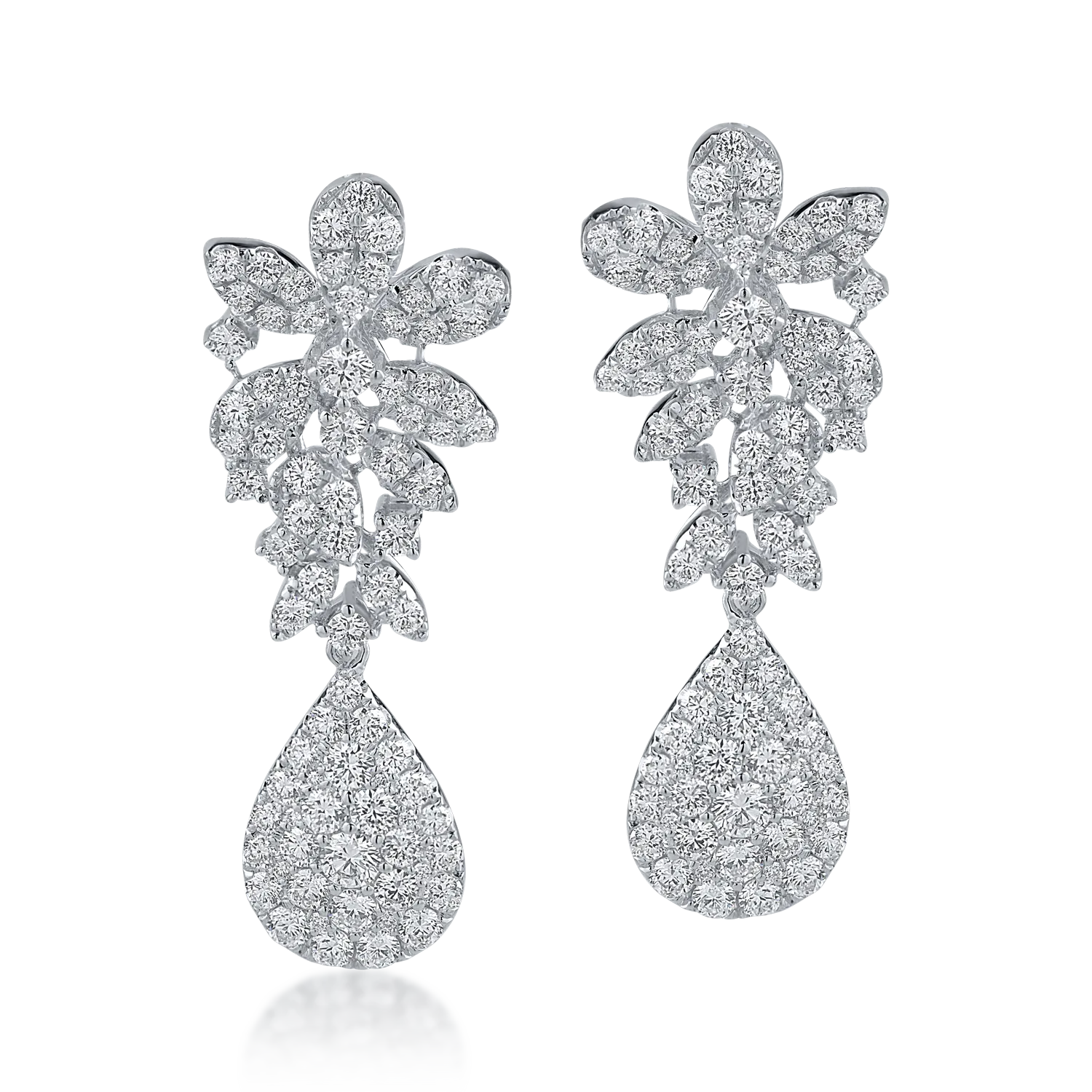 White gold earrings with 2.44ct diamonds