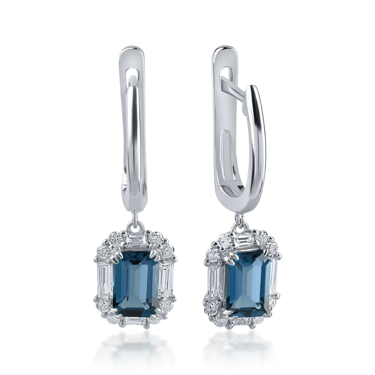 Cercei din aur alb cu topaze london blue de 1.23ct si diamante baguette si rotunde de 0.39ct