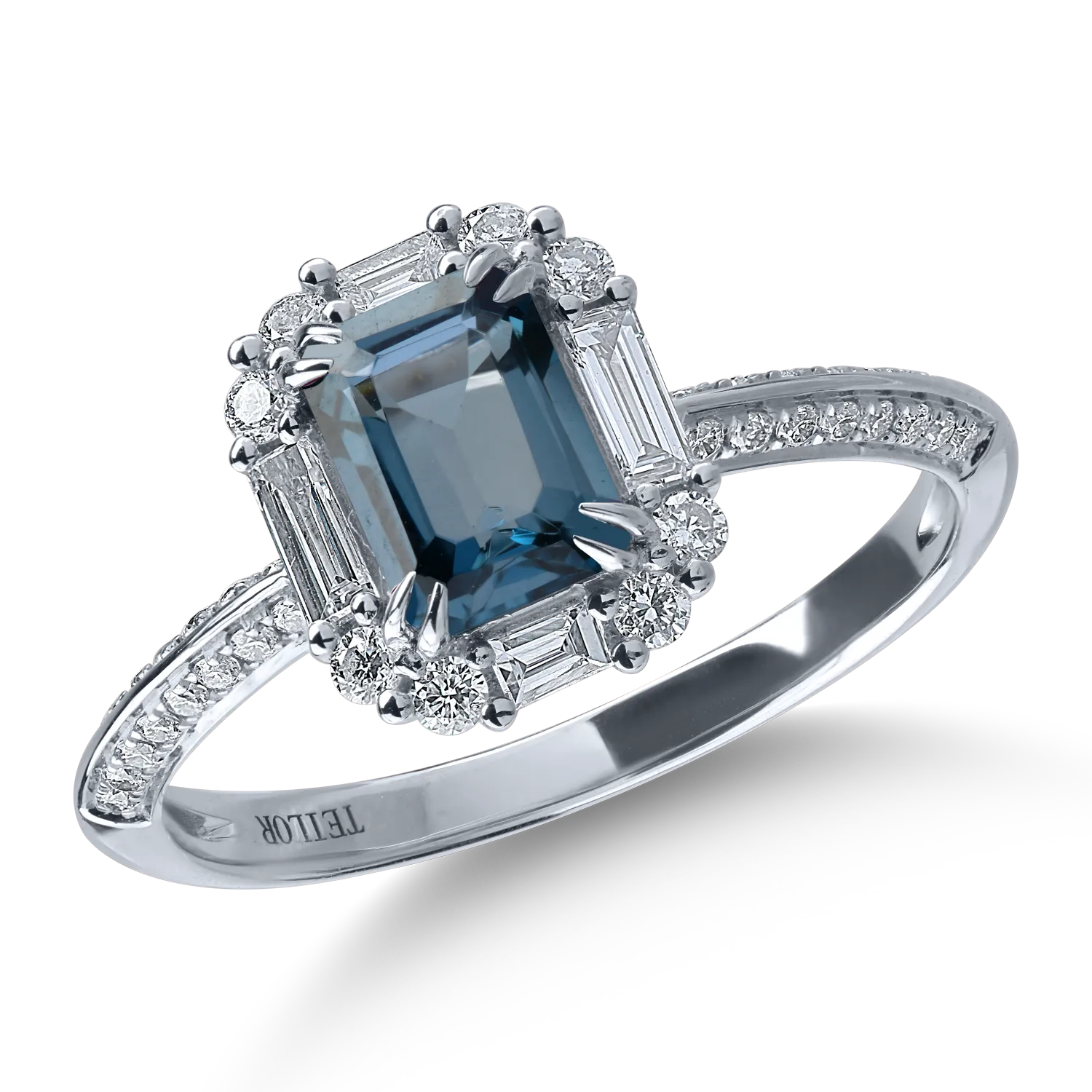Inel din aur alb cu topaz london blue de 1.1ct si diamante de 0.4ct