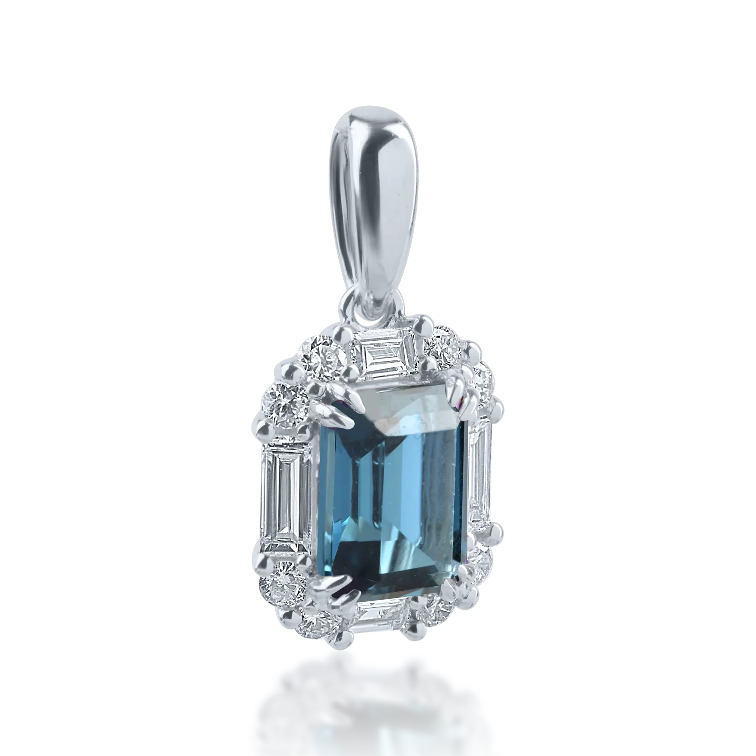 Fehérarany medál 1.17ct londoni kék topázzal és 0.32ct gyémántokkal