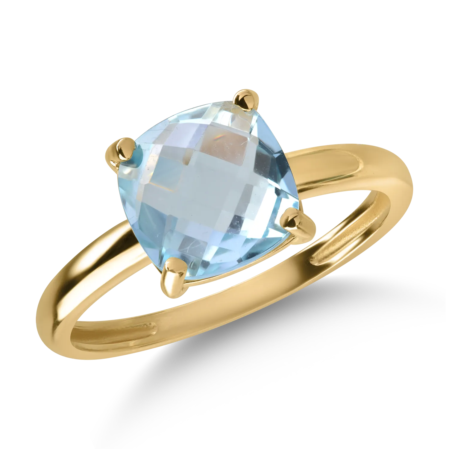 Yellow gold ring with 2.5ct topaz
