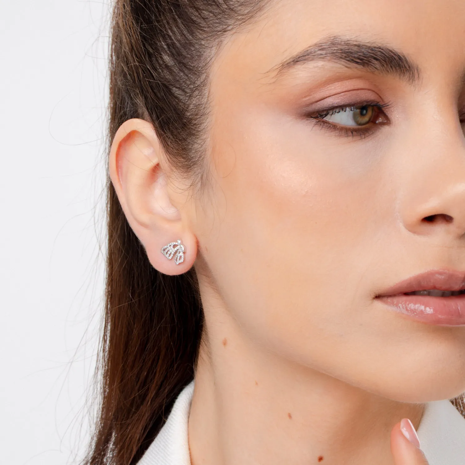 Cercei fluturi din aur alb cu diamante marquise si rotunde de 0.36ct
