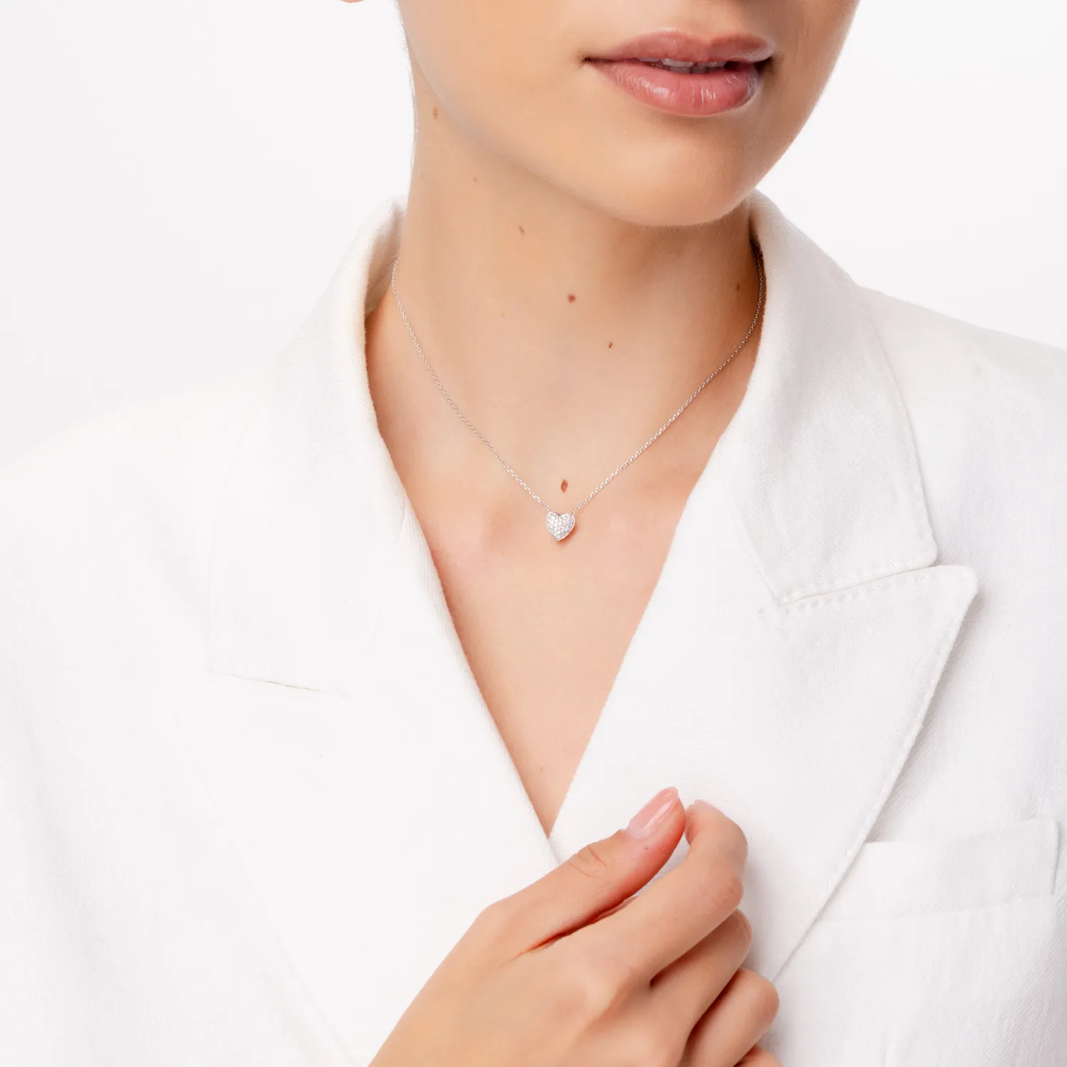 Pandantiv inima din aur alb cu diamante de 0.2ct
