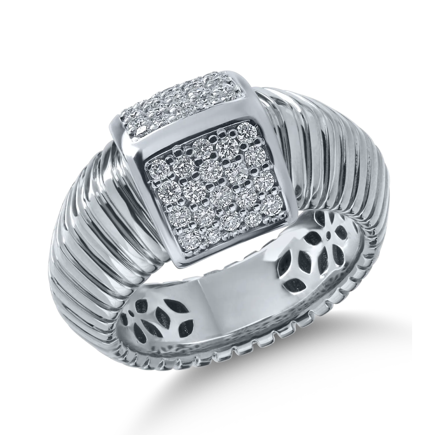 White gold ring with 0.44ct diamonds
