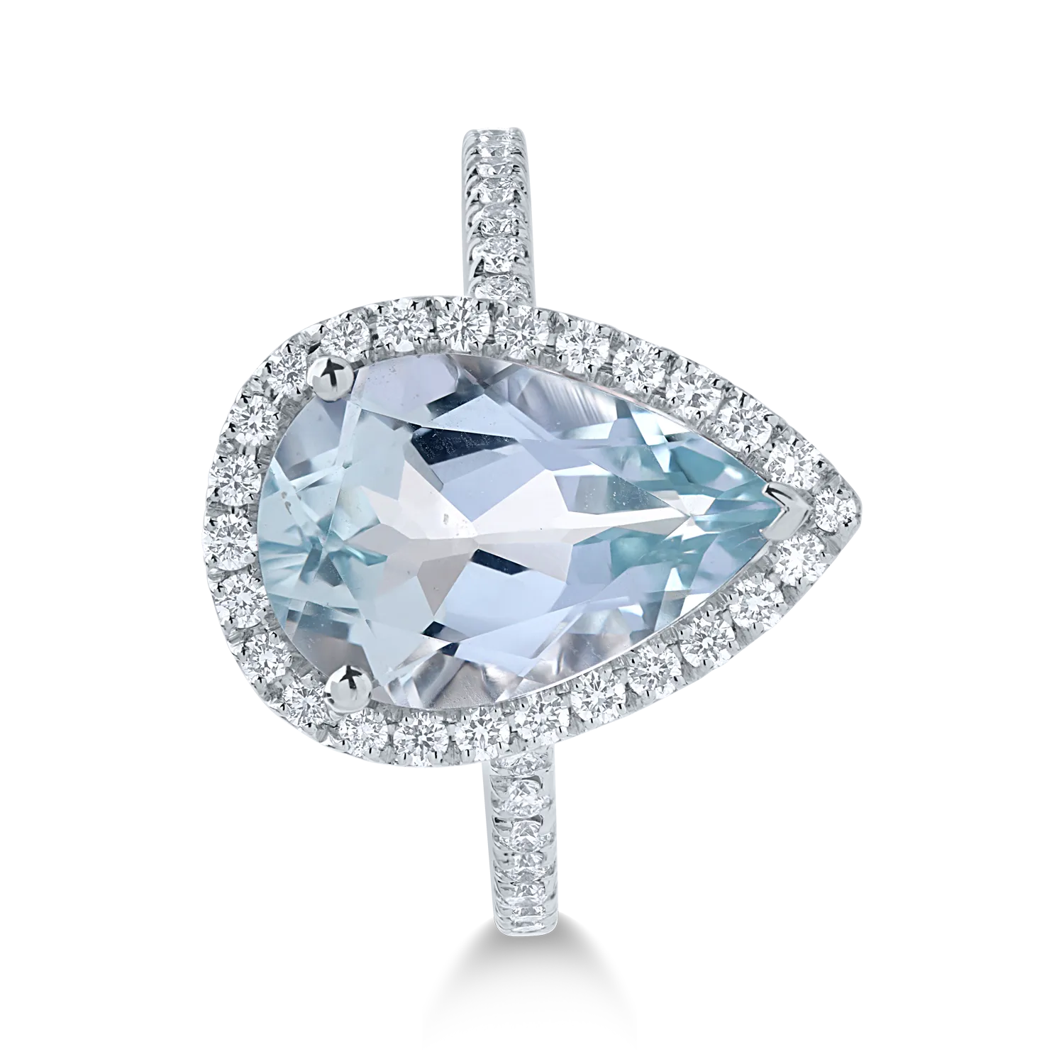 White gold ring with 3.4ct aquamarine and 0.4ct diamonds