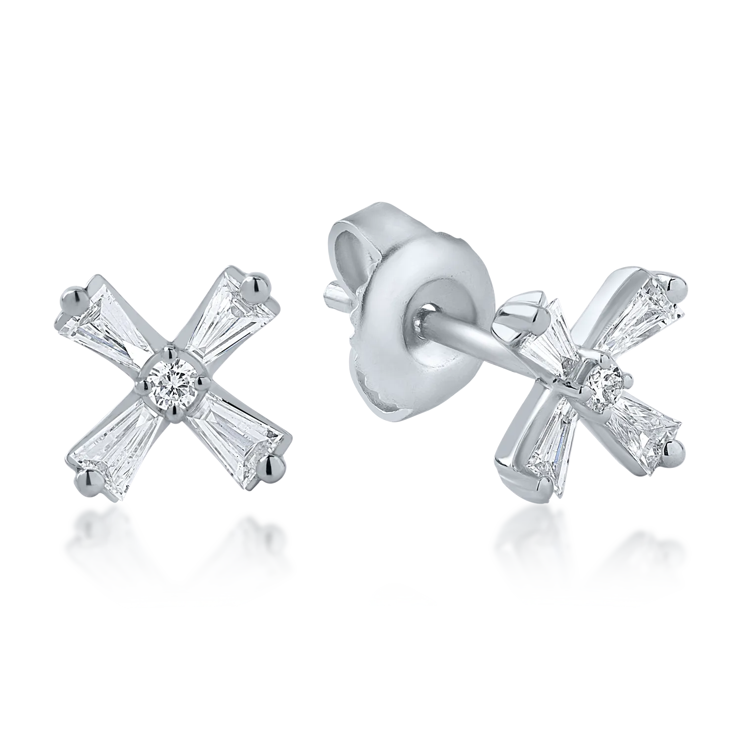 Cercei din aur alb cu diamante baguette si rotunde de 0.26ct