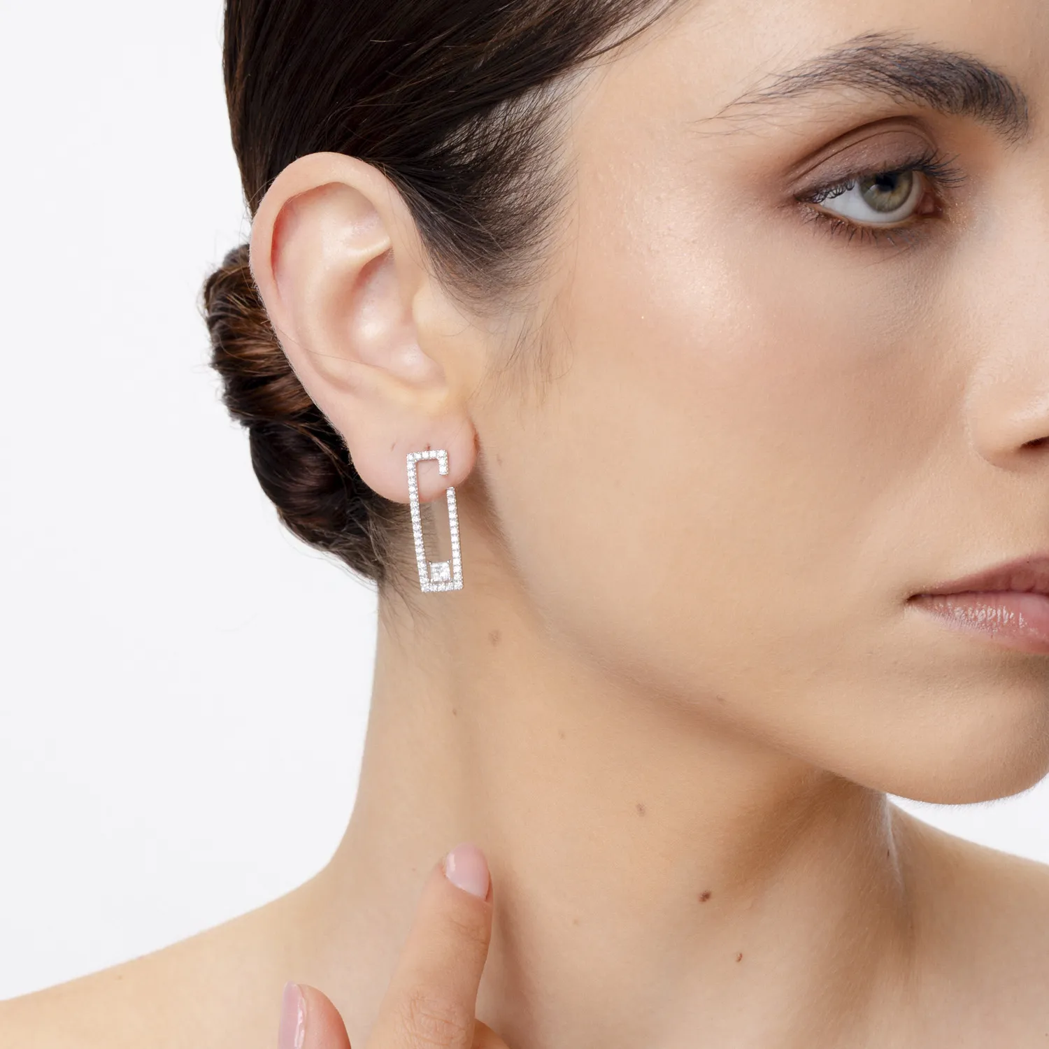 Fehér arany fülbevaló 1.3ct gyémántokkal