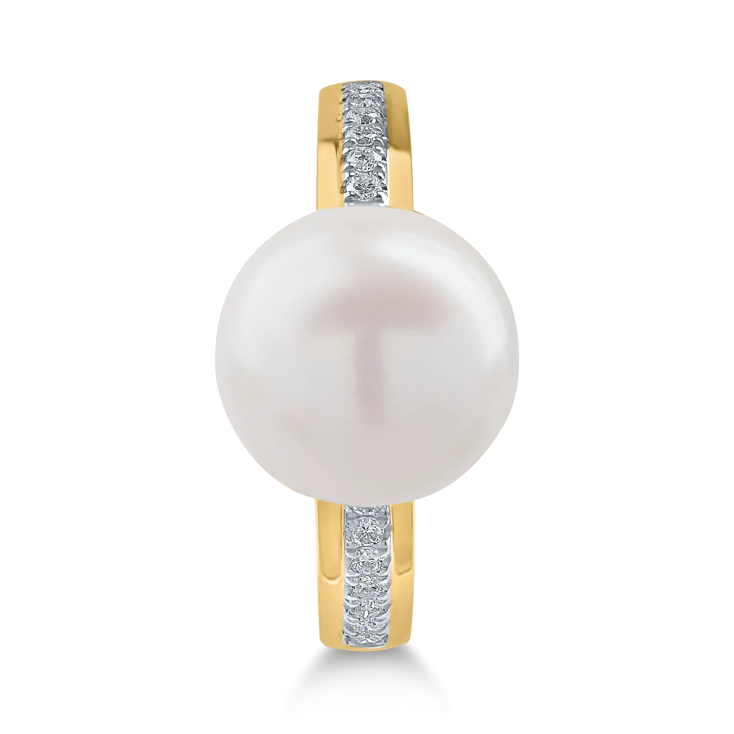 Yellow gold ring with 8.06ct fresh water pearl and 0.1ct diamonds